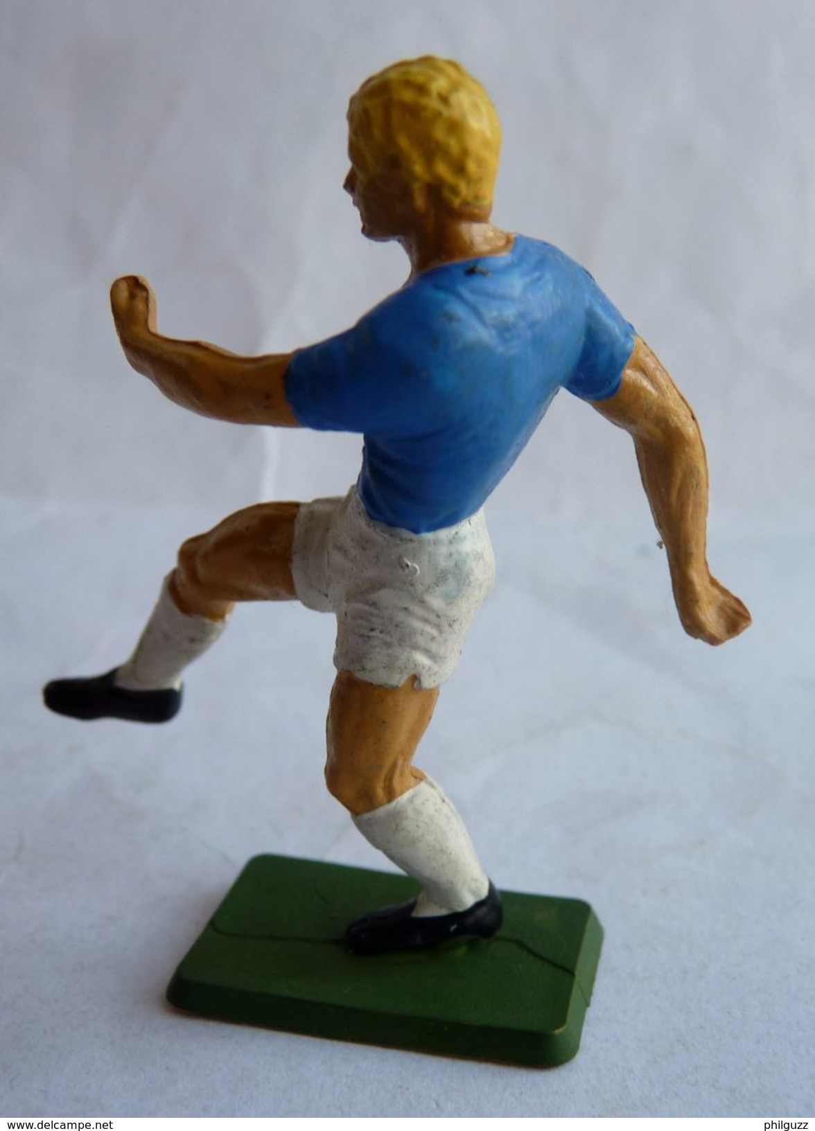 FIGURINE STARLUX  1978 FOOTBALLEUR JOUEUR DE FOOT 02 - Starlux