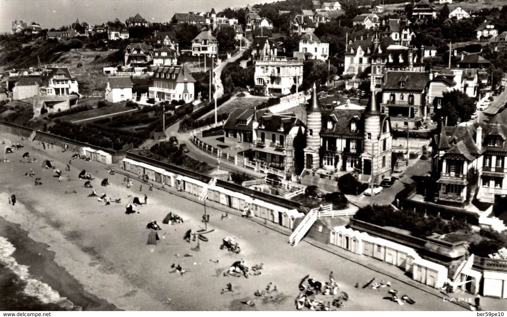 14 BLONVILLE-SUR-MER  EN AVION AU-DESSUS DE... LA PLAGE - Autres & Non Classés