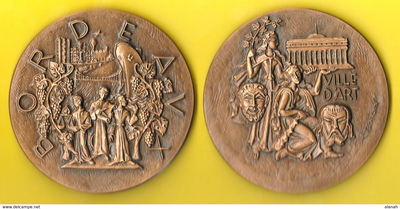 Grosse Médaille 1970 BORDEAUX VILLE D'ART Signée TSCHVDIN 575 G 10,5 Cm - Other & Unclassified