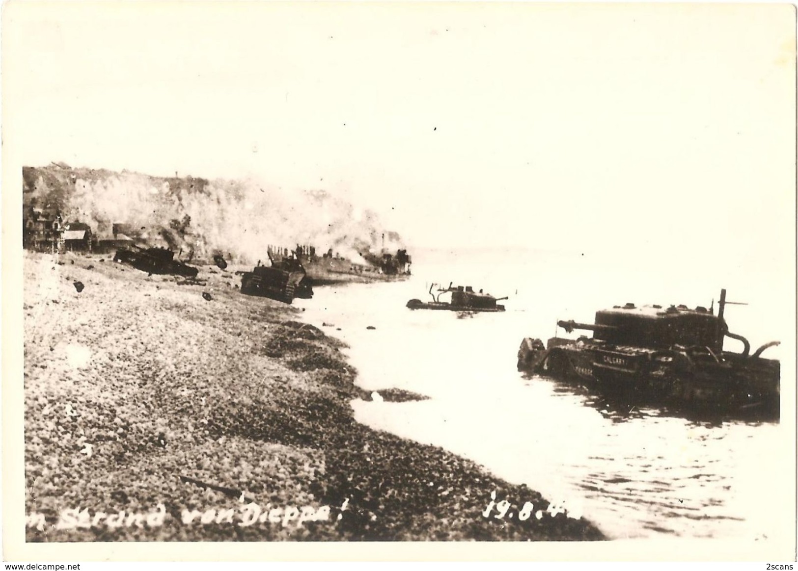 76 - DIEPPE - Lot de 5 photos 12,7 x 17,9 cm - GUERRE 1939-1945 - photo, photographie WW2, ruines Grand-Hôtel tanks tank