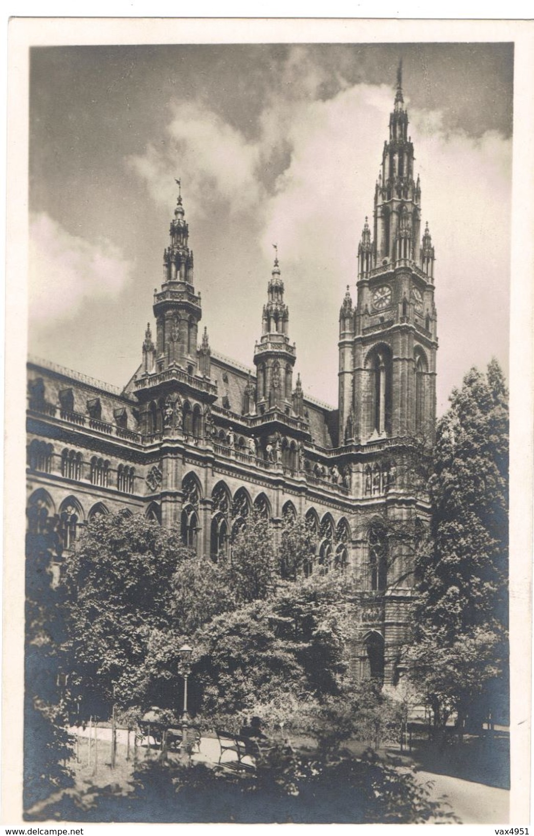 AUTRICHE WIEN L RATHAUS  ERBAUT 1872  82 VON FR V SCHMDT   *****     A    SAISIR  ****** - Églises