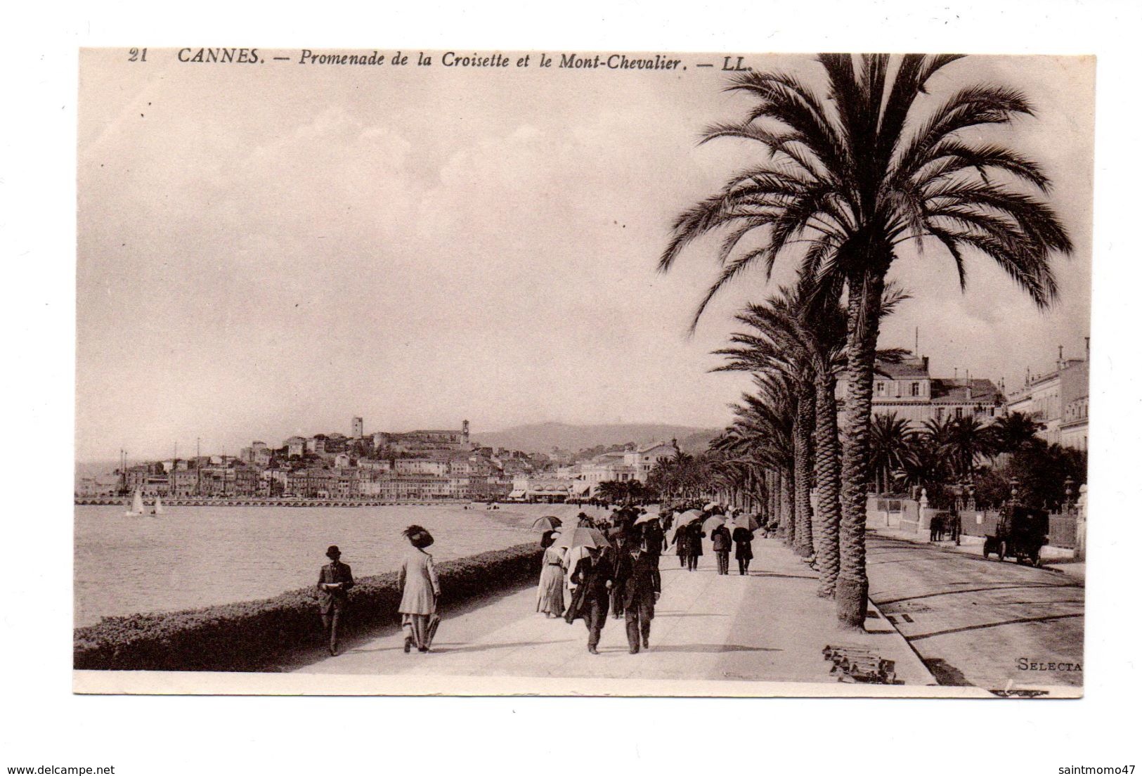 06 - CANNES . PROMENADE DE LA CROISETTE ET LE MONT-CHEVALIER - Réf. N°5675 - - Cannes