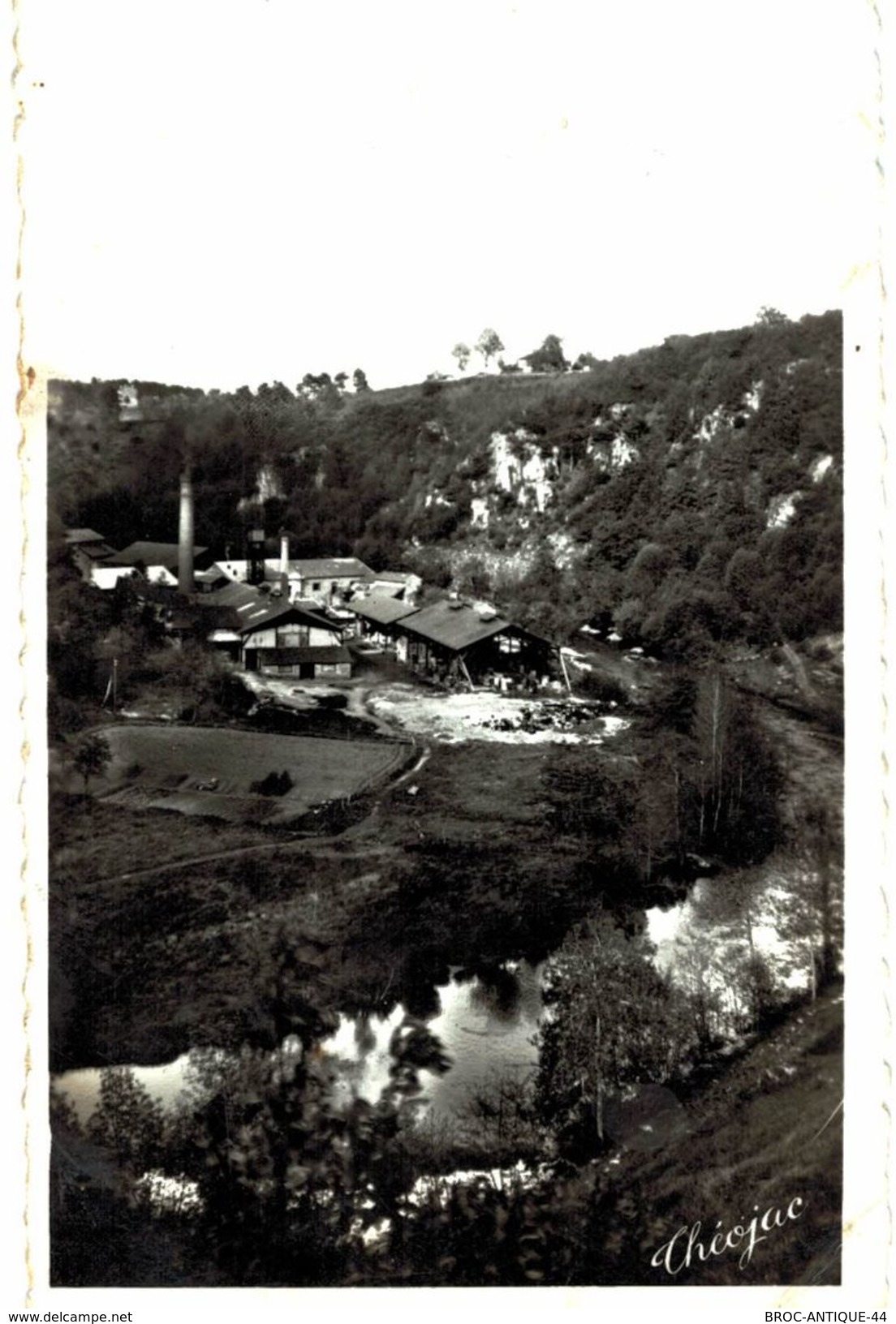 CPA N°14650 - CHATEAUPONSAC - USINE DE PRODUITS CHIMIQUES - Chateauponsac