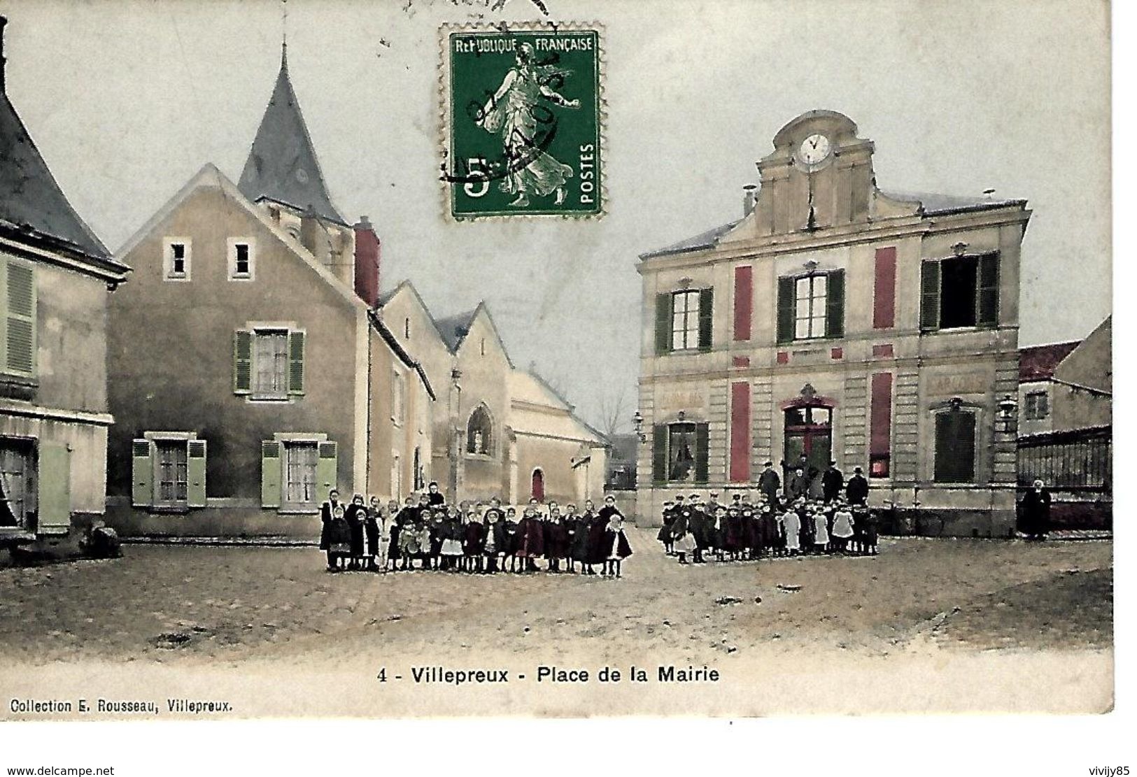 78- VILLEPREUX - T.Belle Carte Colorisée Et Très Animée De La Place De La Mairie - Villepreux