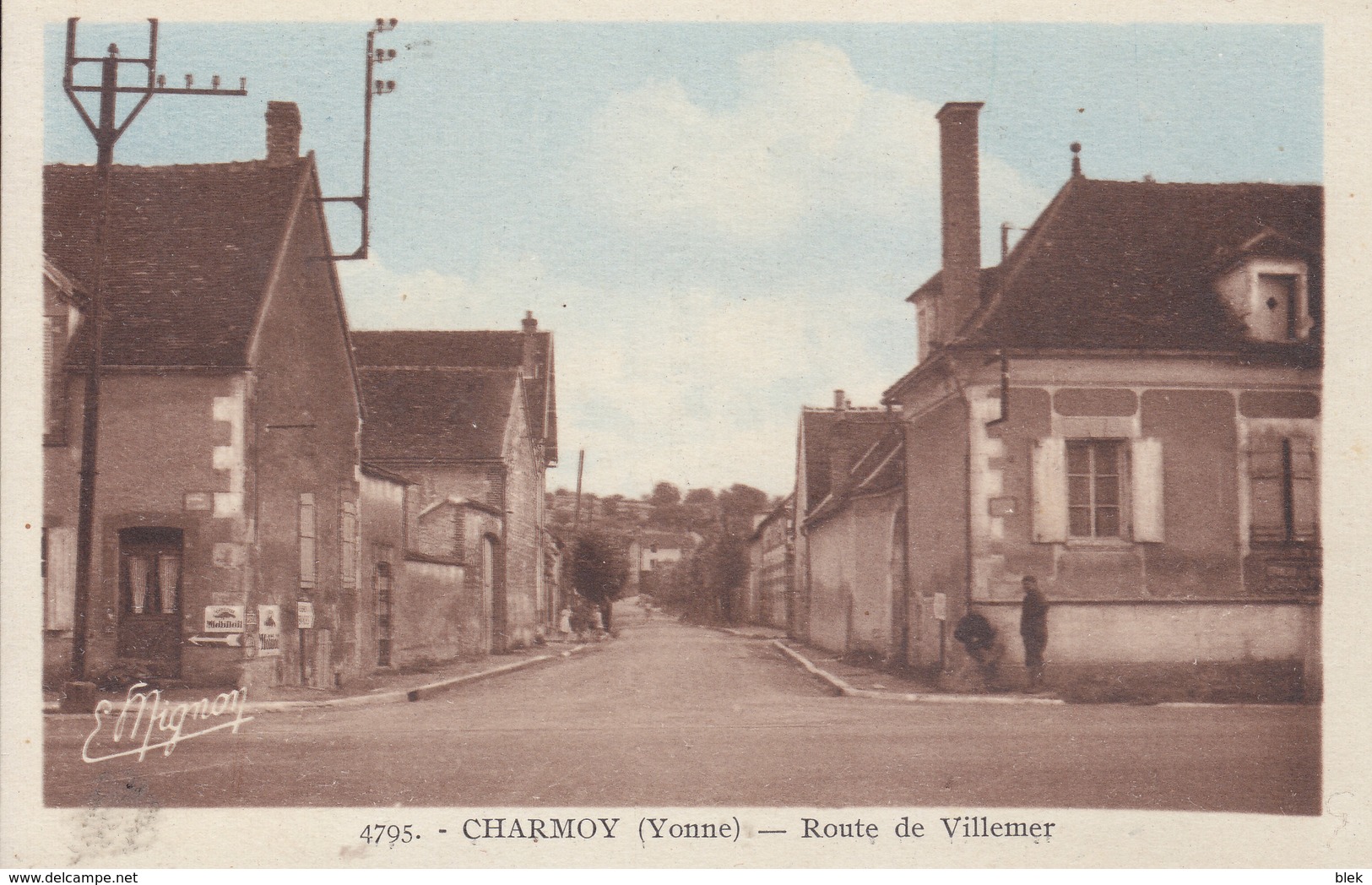 89 . Yonne :  Charmoy : Route De Villemer  . - Charmoy