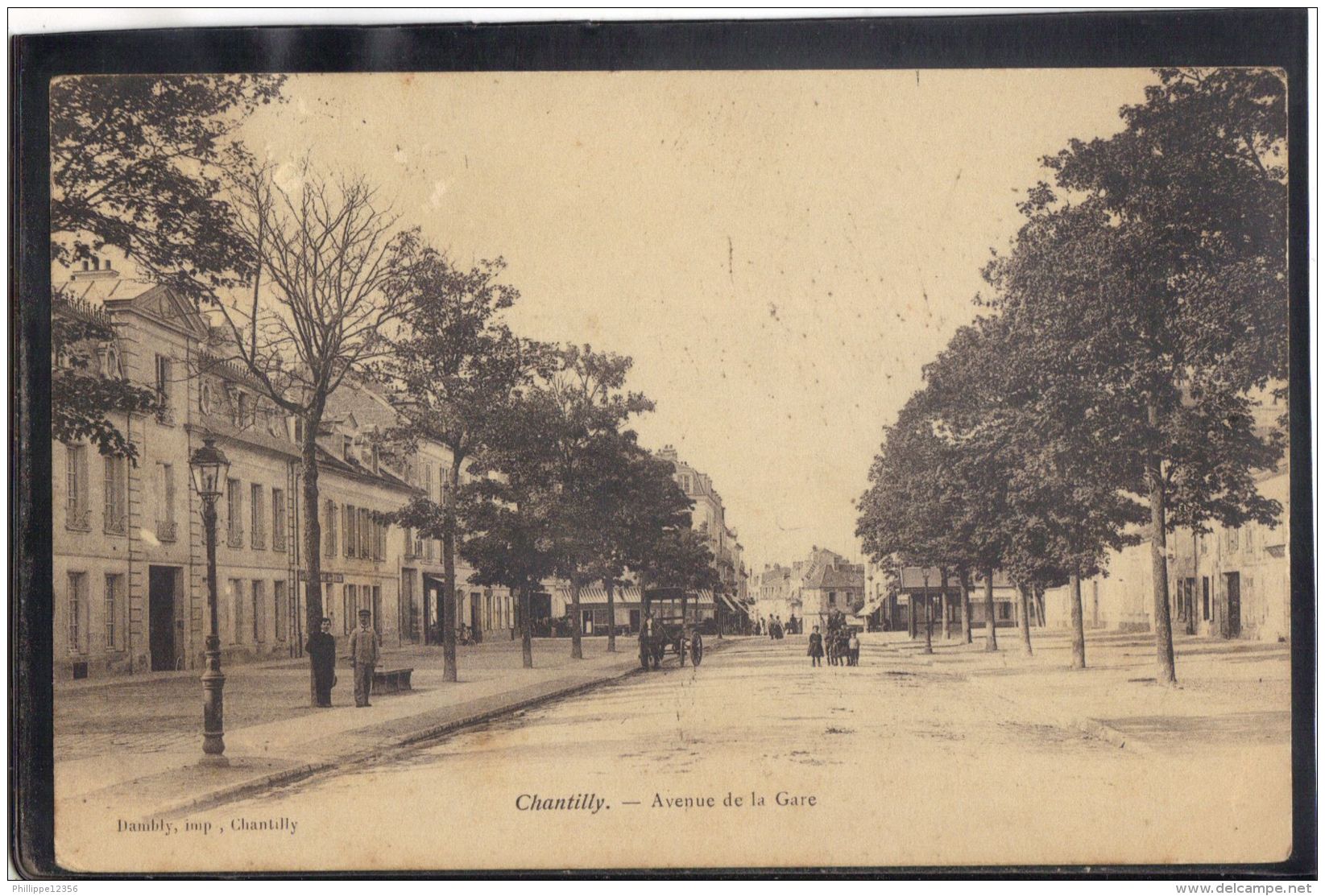 60297 .  CHANTILLY . AVENUE DE LA GARE  . (recto/verso)  ANNEE  1904 .  ANIMATION  . ATTELAGE - Chantilly