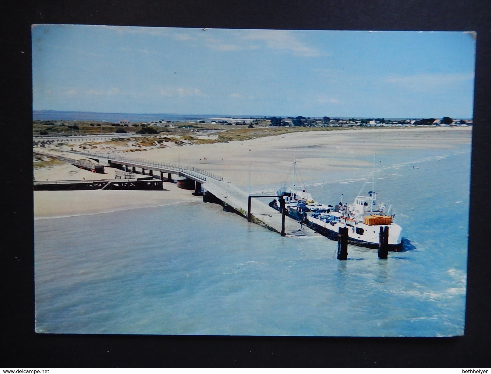 CPSM - (17) - 1967 - RARE - LA FRANCE VUE DEU CIEL - ILE DE RE - LE NOUVEL EMBARCADERE - AERIENNE - BATEAU - R8938 - Ile De Ré