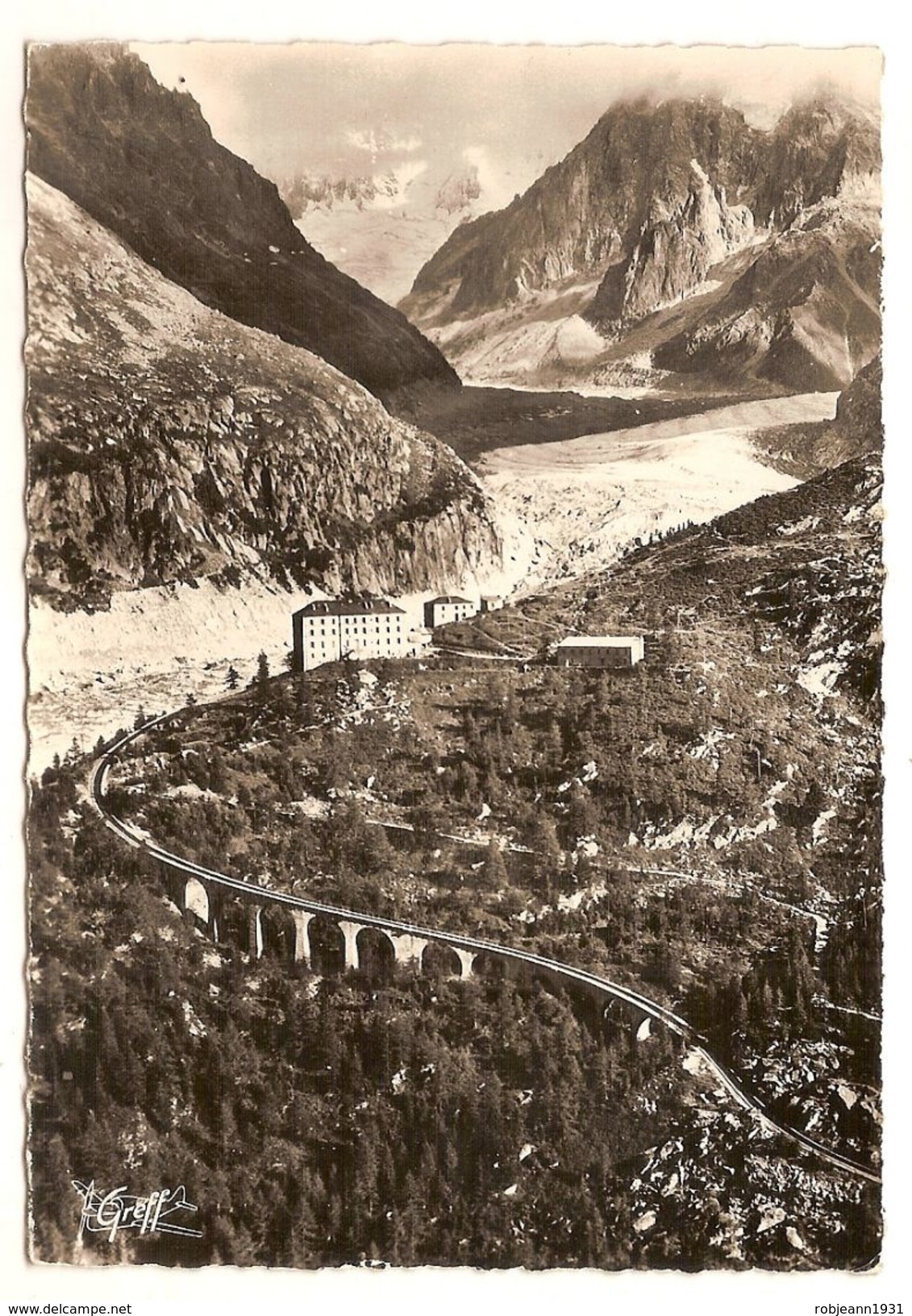 Chamonix Mont Blanc (74) Vue Aerienne ,l'hotel De Montenvers (1909 M ) Les Grandes Jorasses Et La Mer De Glaces - Chamonix-Mont-Blanc