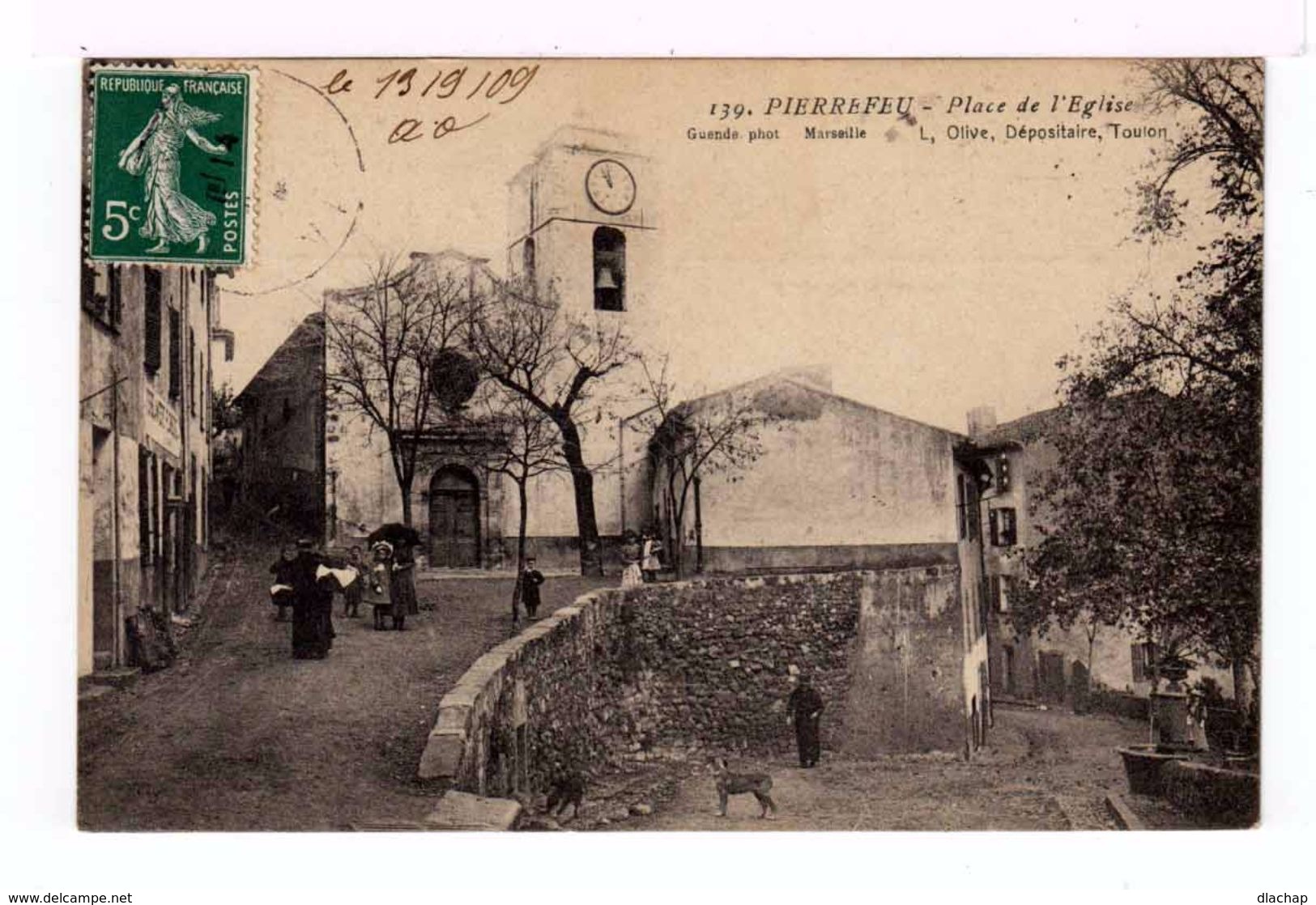 Pierrefeu. Place De L'Eglise. (2125) - Autres & Non Classés