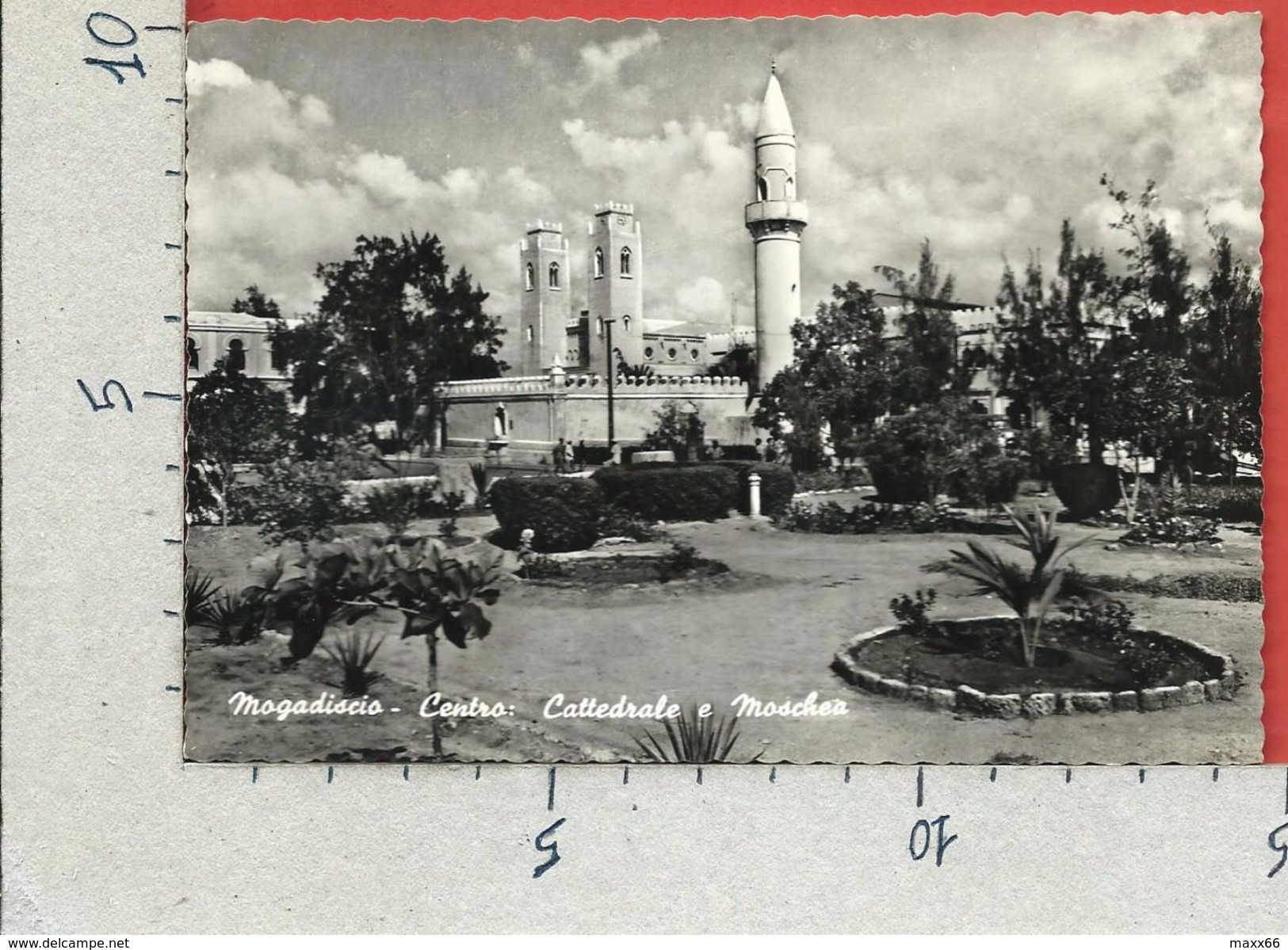 CARTOLINA VG SOMALIA - MOGADISCIO CENTRO - Cattedrale E Moschea -  - 10 X 15 - ANN. 1953 - Somalia