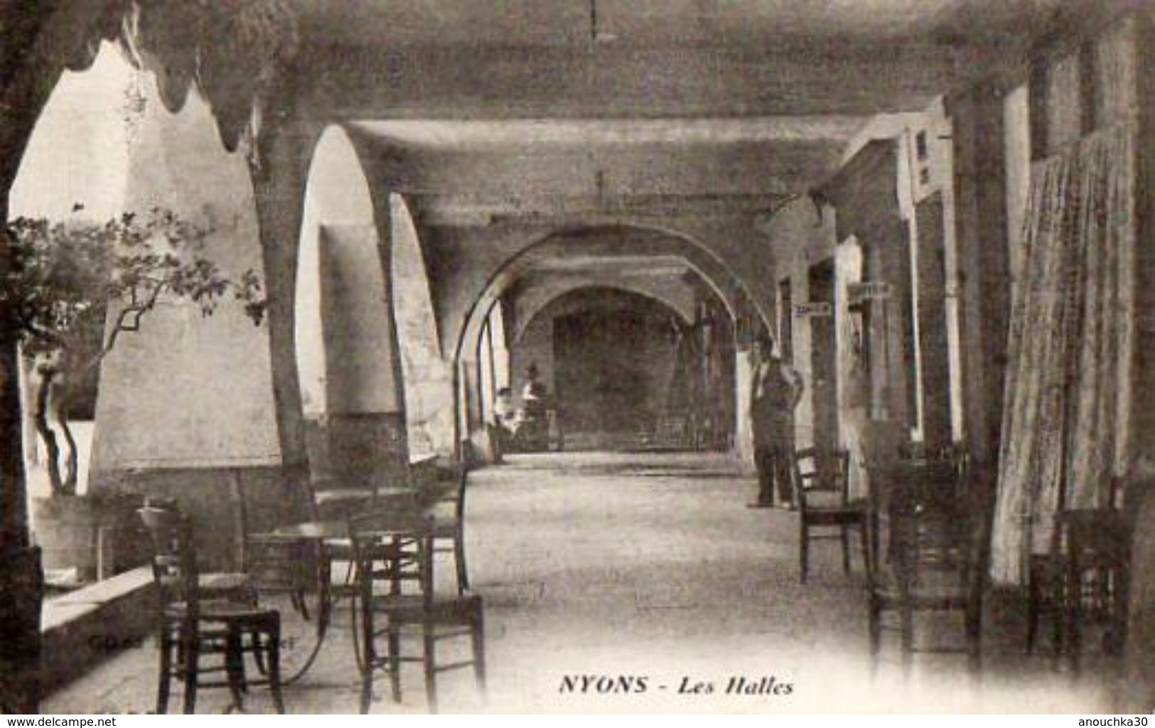 26 - NYONS -LES HALLES - Nyons