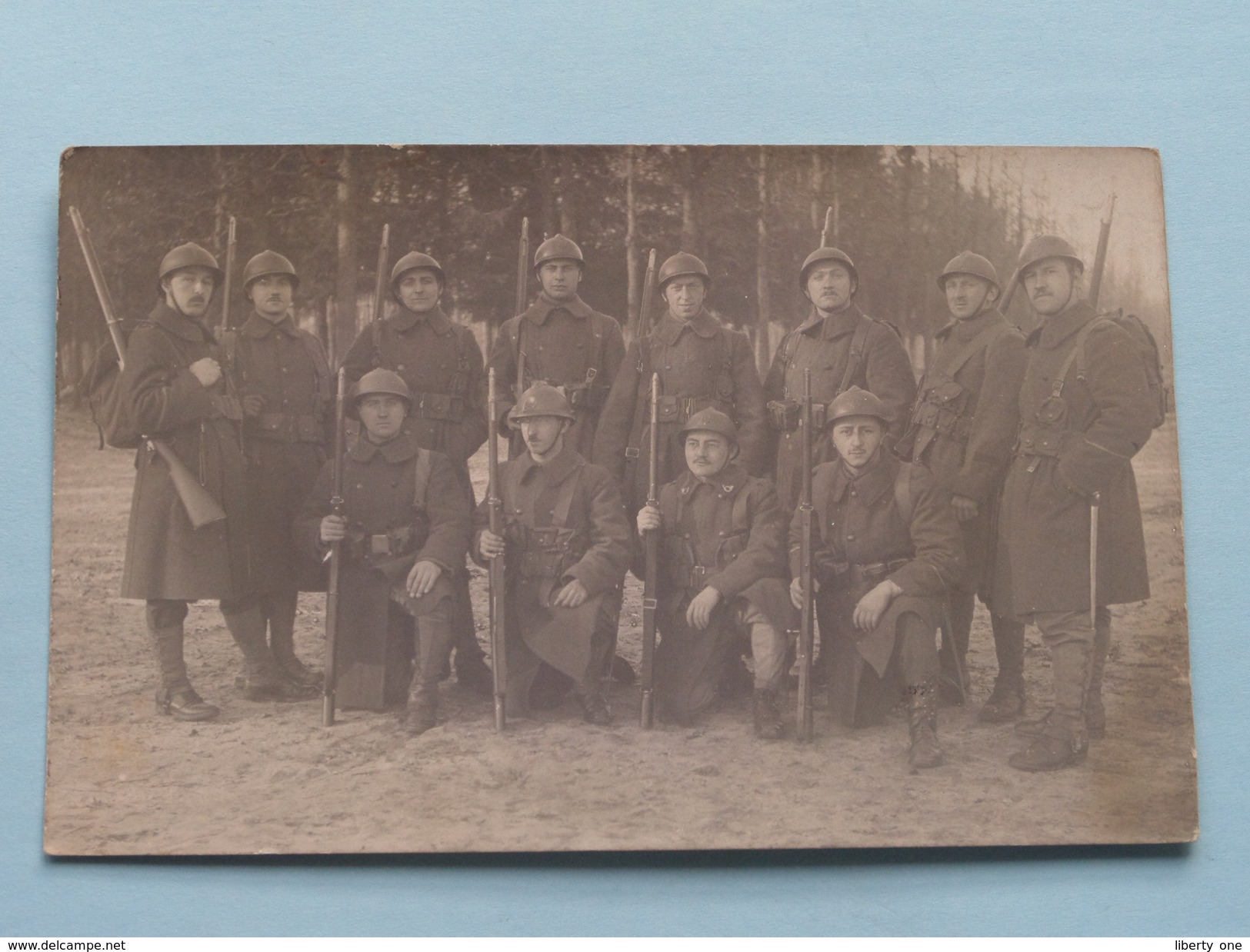 Peloton Militairen / Soldaten Met Wapen ( NO ID ) 19?? ( Foto ? : Zie Foto Details ) ! - Guerre, Militaire