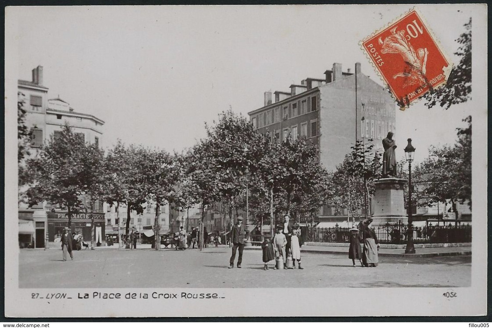 69  LYON  (RHÔNE ).ANIMEE... LA PLACE DE LA CROIX- ROUSSE . .C2435 - Roanne