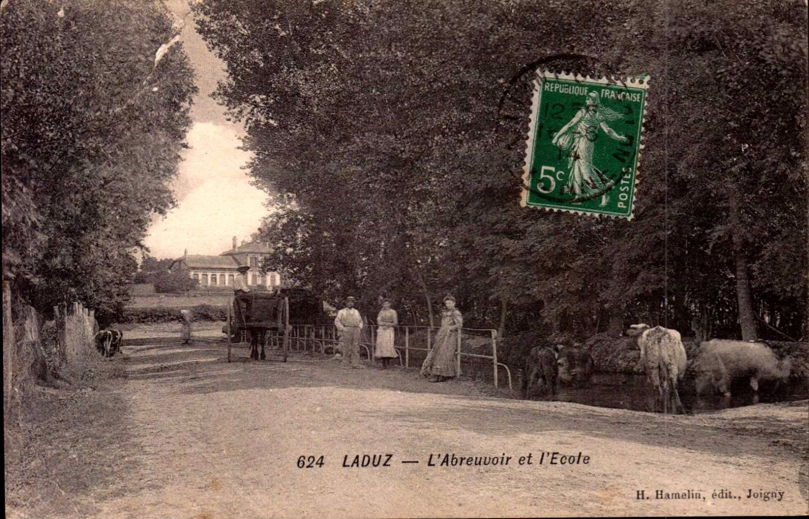 Yonne - Laduz - L'abreuvoir Et L'école - Autres & Non Classés