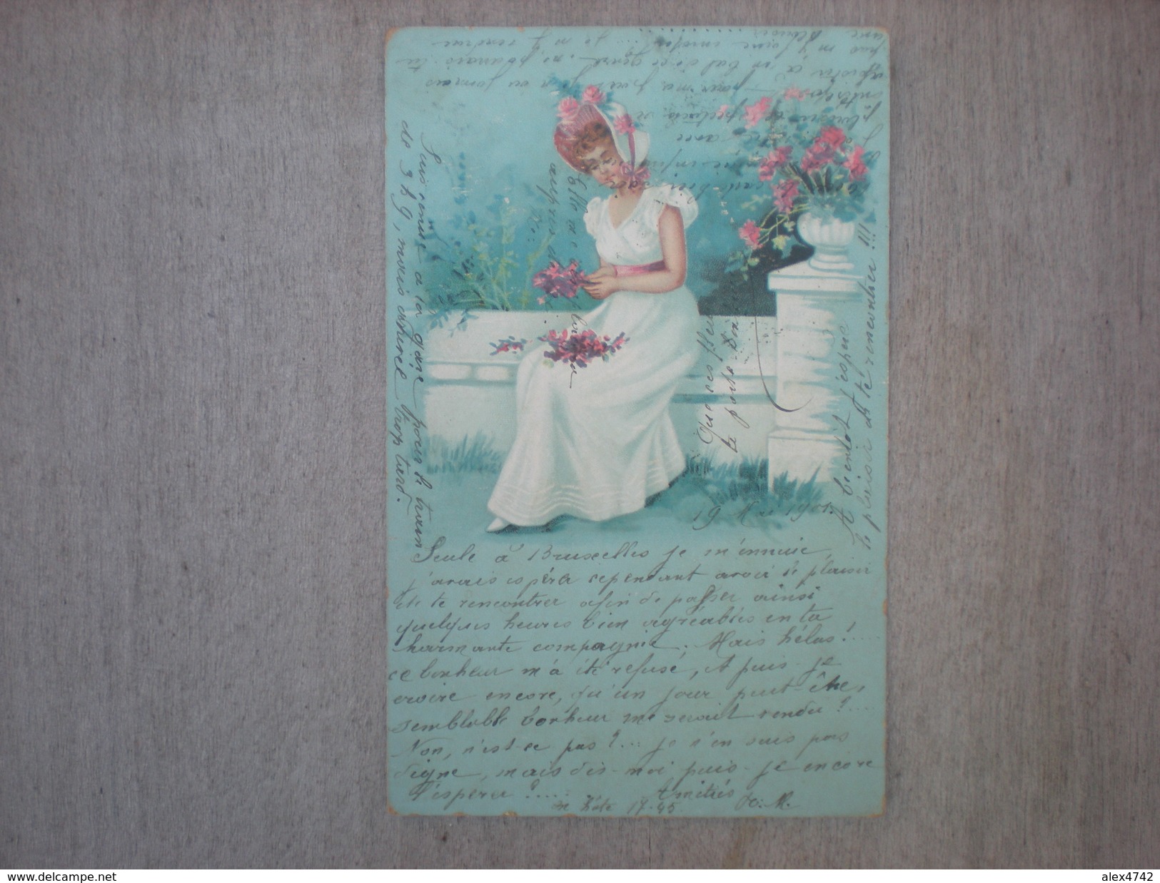Jeune Dame Assise Sur Un Banc De Pierre Faisant Un Bouquet De Fleurs, 1901, Timbre (F3) - 1900-1949