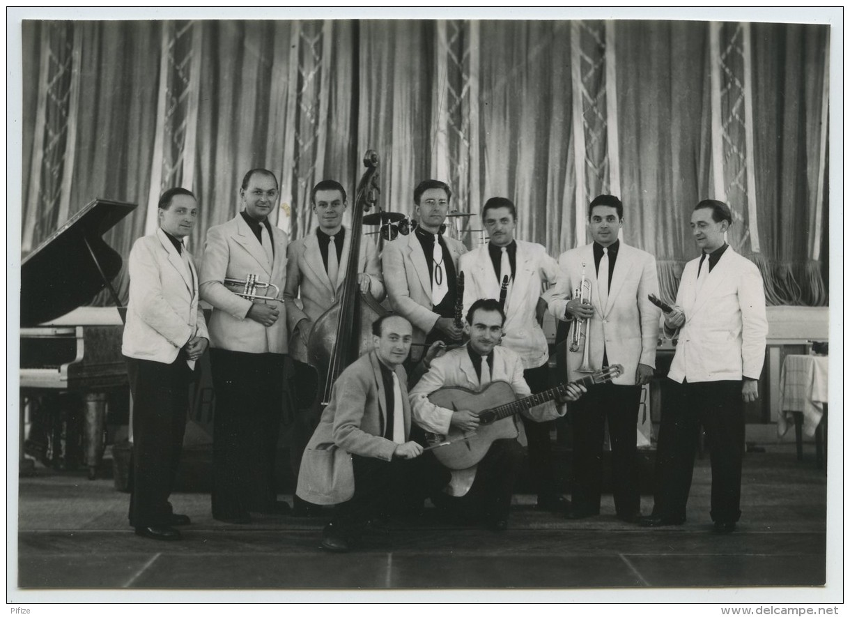 Orchestre De Jazz . Photo Gay-Couttet à Chamonix . Août 1946 . - Professions