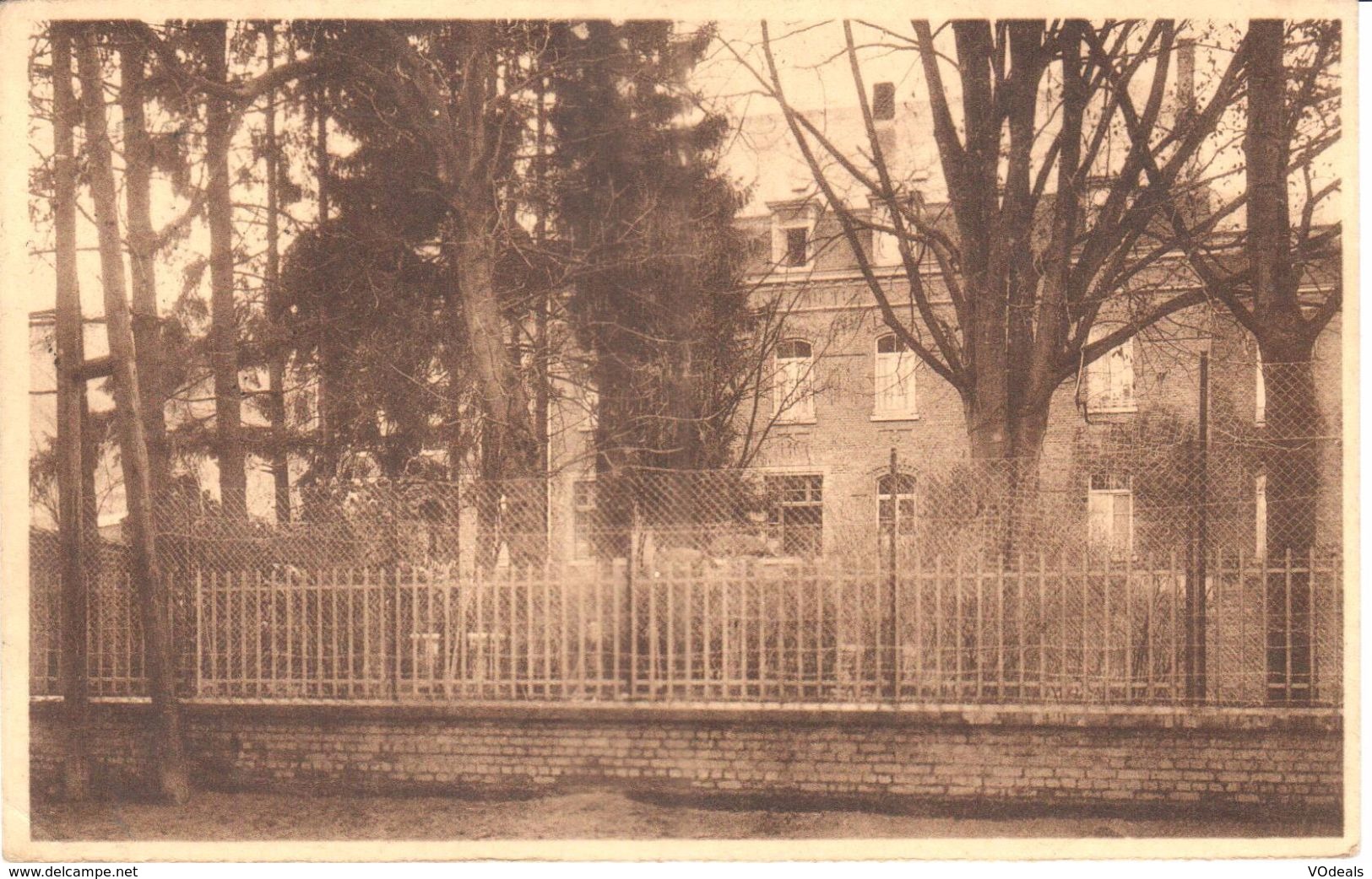 Beauraing - Le Pensionnat Et La Grille - Beauraing