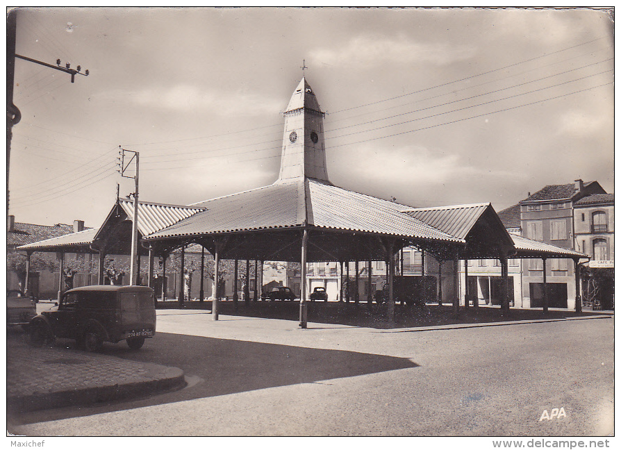 Lavit De Lomagne - La Halle (Juva 4 Camionnette) Circulé 1962 - Lavit