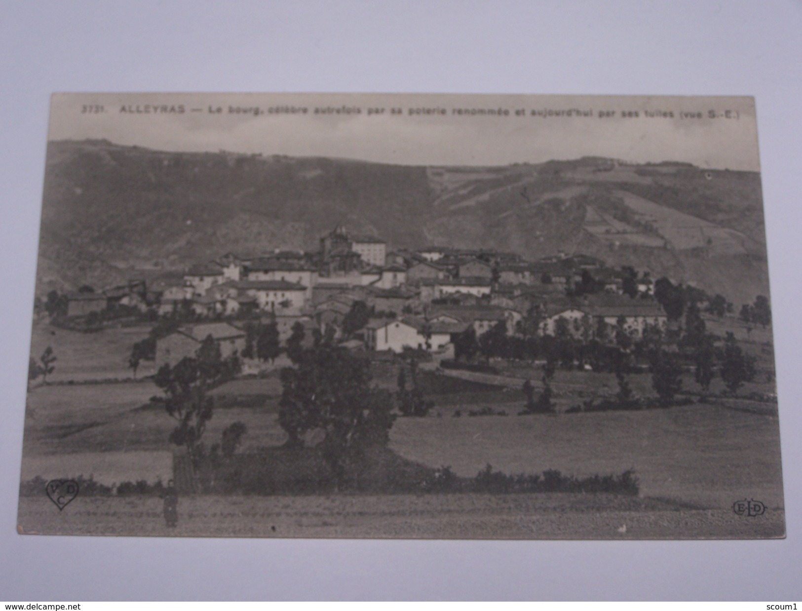 Alleyras - Le Bourg Célébre Autrefois Par Ses Potiries Renomméesz Et Aujourd'hui Par Ses Tuiles - Autres & Non Classés