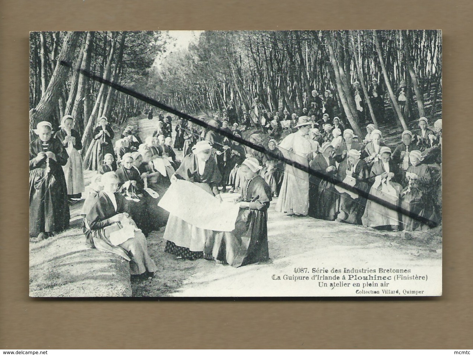 CPA Souple - Série Des Industries Bretonnes -  La Guipure D'Irlande à Plouhinec -(Finistère) - Un Atelier En Plein Air - Plouhinec