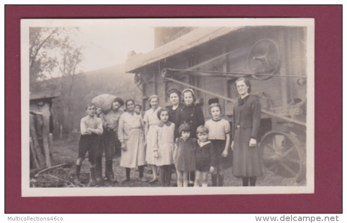 271117 - PHOTO Années 1930 - Scène Agricole - Ferme Moissonneuse Batteuse - Tracteurs