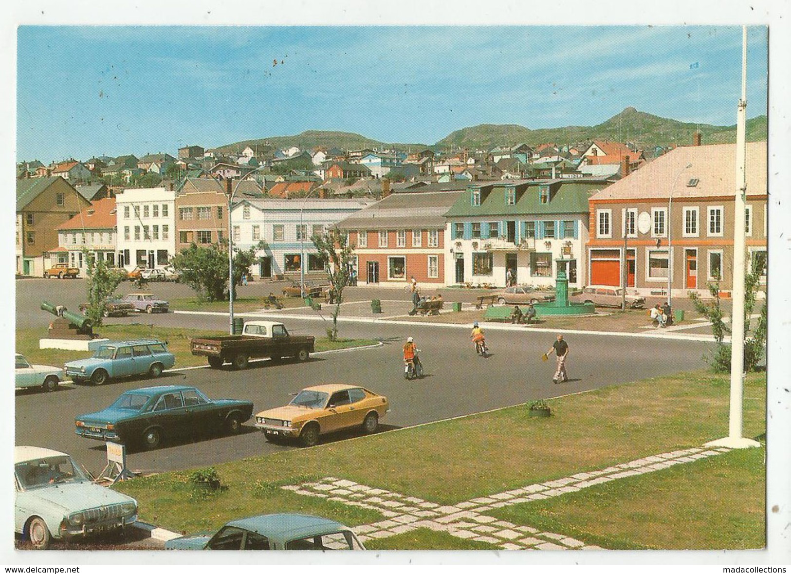 Saint Pierre  (Saint-Pierre Et Miquelon) Place Du Général De Gaulle -  CPM - Saint-Pierre-et-Miquelon