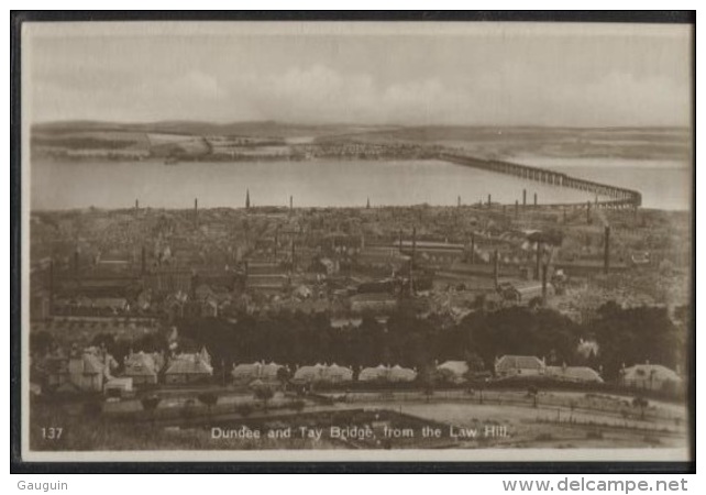 CPA - DUNDEE - TAY BRIDGE FROM THE LAW HILL - Edition Real Photograph - Angus