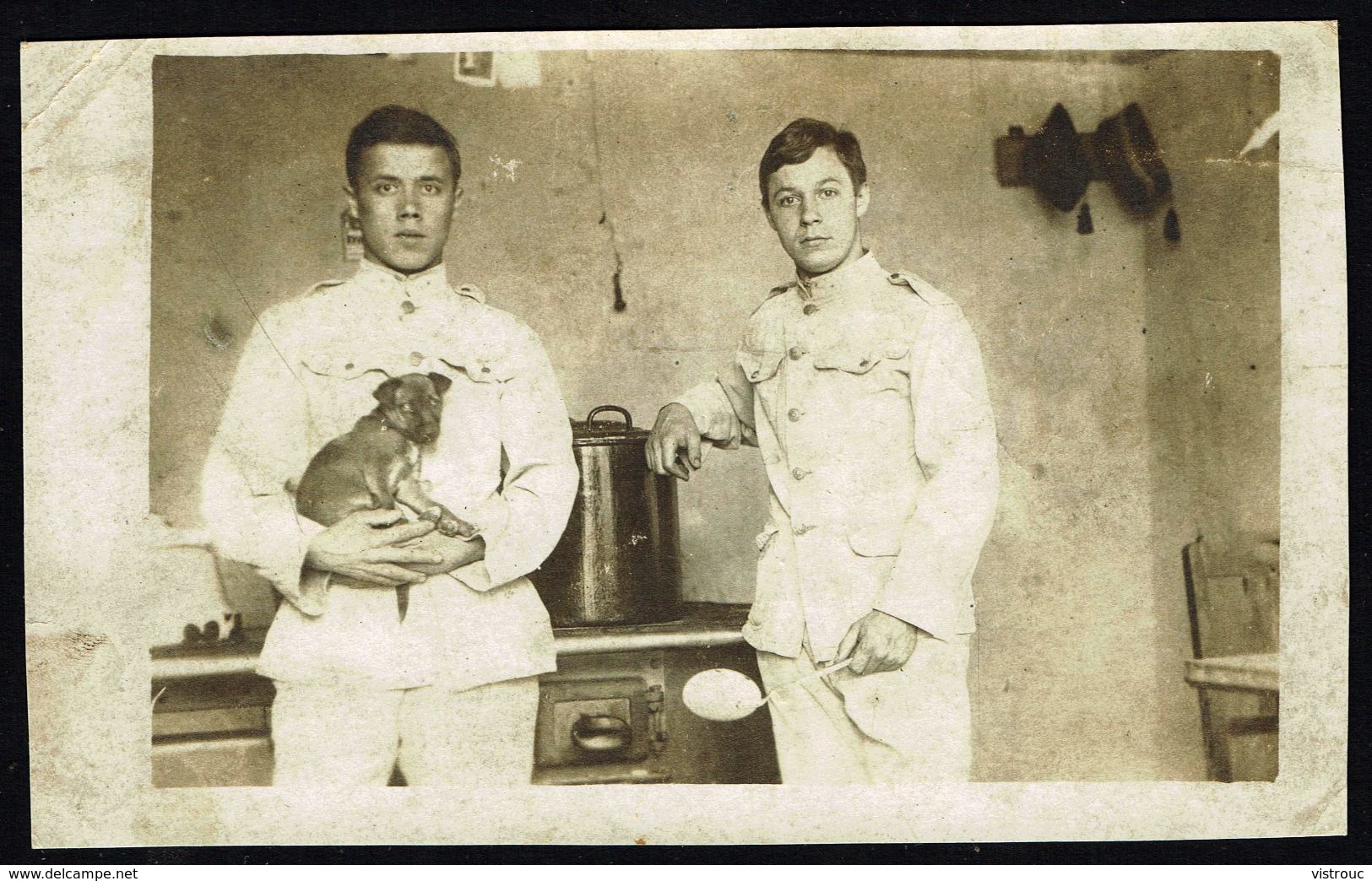 2 Soldats - Nationalité Et Unité Inconnues -  Non Circulé - Not Circulated - Nicht Gelaufen. - Uniformen