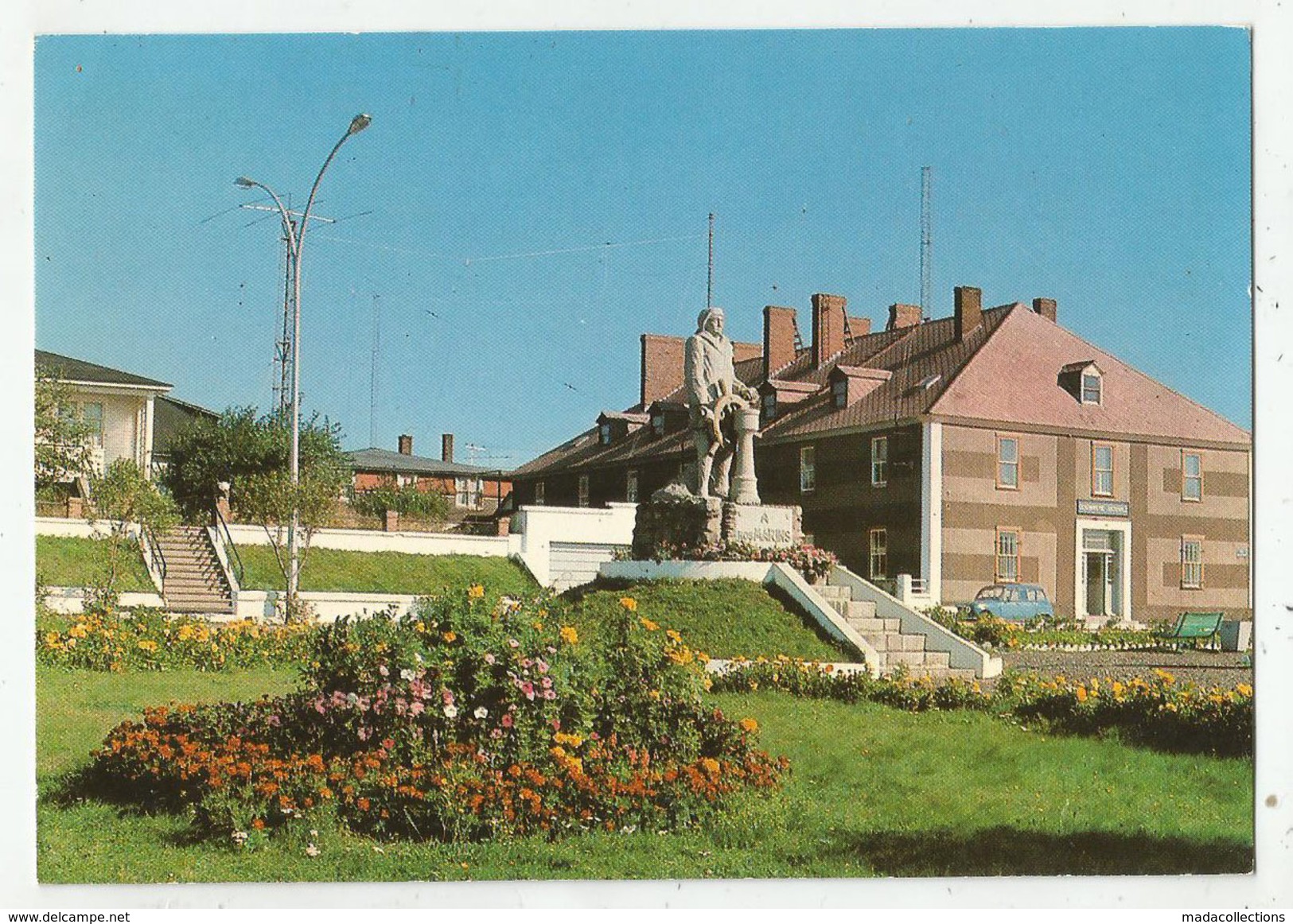 Saint Pierre  (Saint-Pierre Et Miquelon) Le Monument Aux Marins -  CPM - Saint-Pierre-et-Miquelon