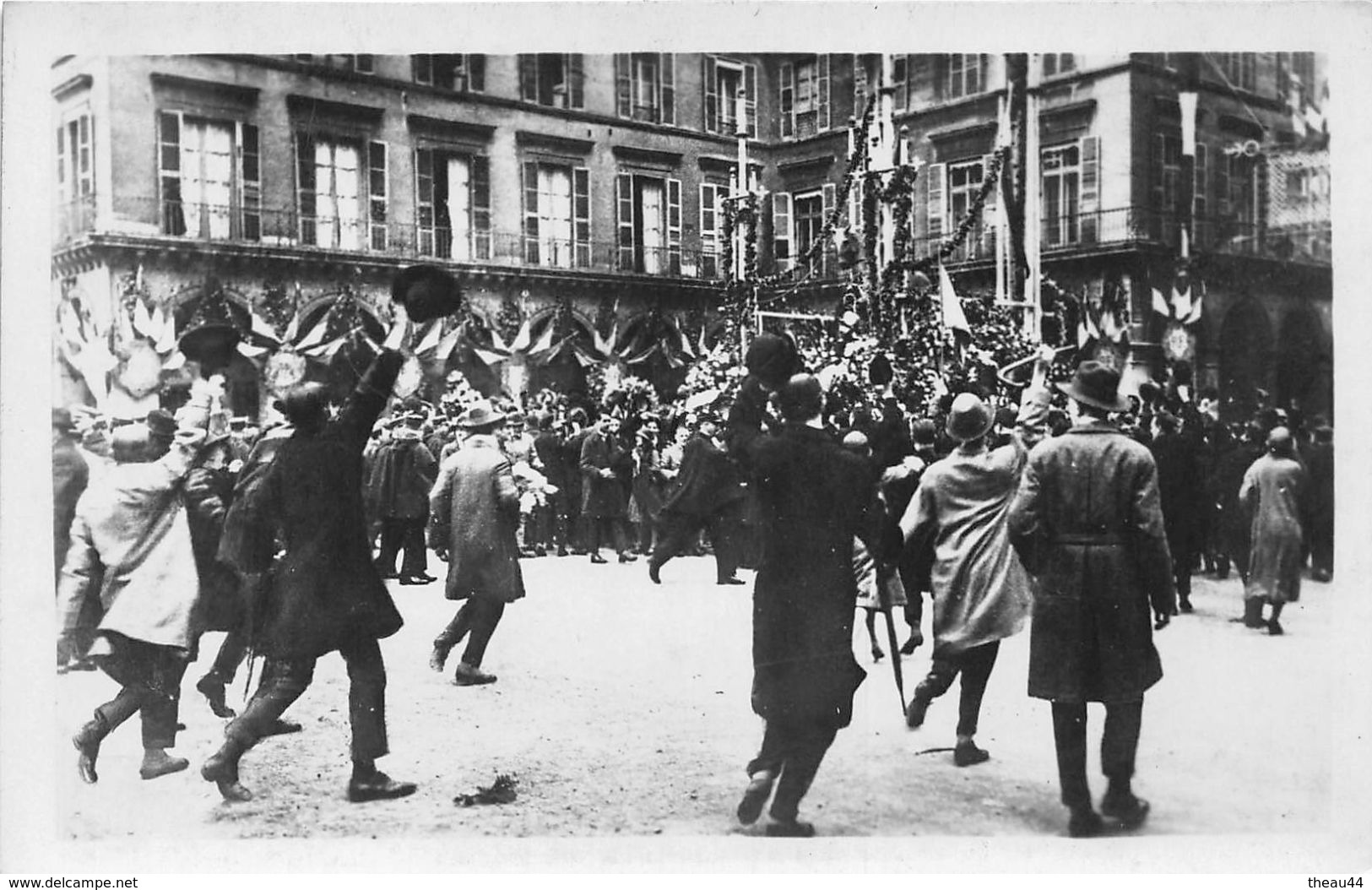 Carte-Photo  - M.J. DURAND A Voulu Interdire Le Cortège De Jeanne D'Arc - Personnages