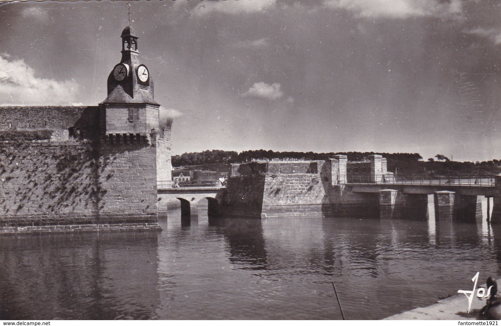 CONCARNEAU L'ENTREE DE LA VILLE CLOSE (dil336) - Concarneau