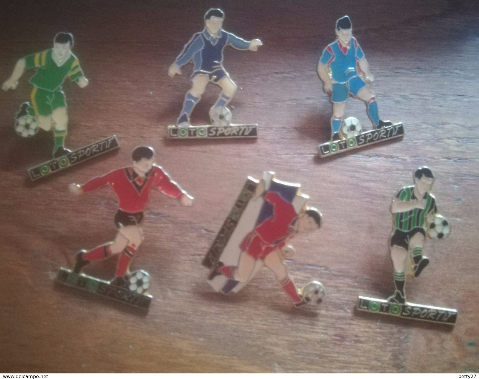 Pin's FOOTBALL LOTO SPORTIF  Lot De 6 Pin's     P35 - Football