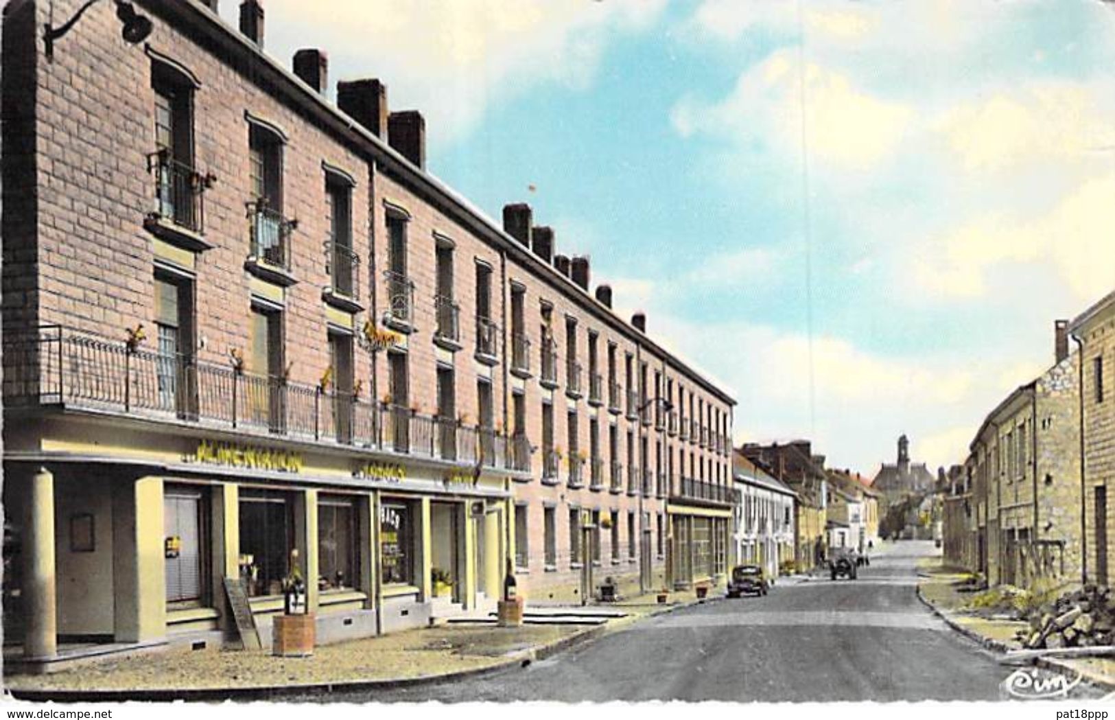 08 - RETHEL : Rue Robert Sorbon ( Commerce Epicerie Tabacs Hotel ) Jolie CPSM Colorisée Format CPA - Ardennes - Autres & Non Classés