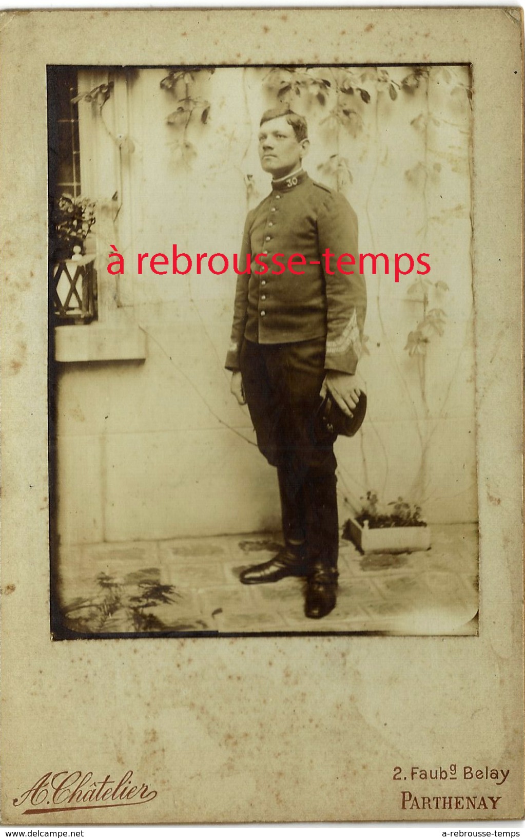 Grand CDV-(CAB) Soldat Du 30e Régiment-en Extérieur-photo A. Chatelier à Parthenay - Guerre, Militaire