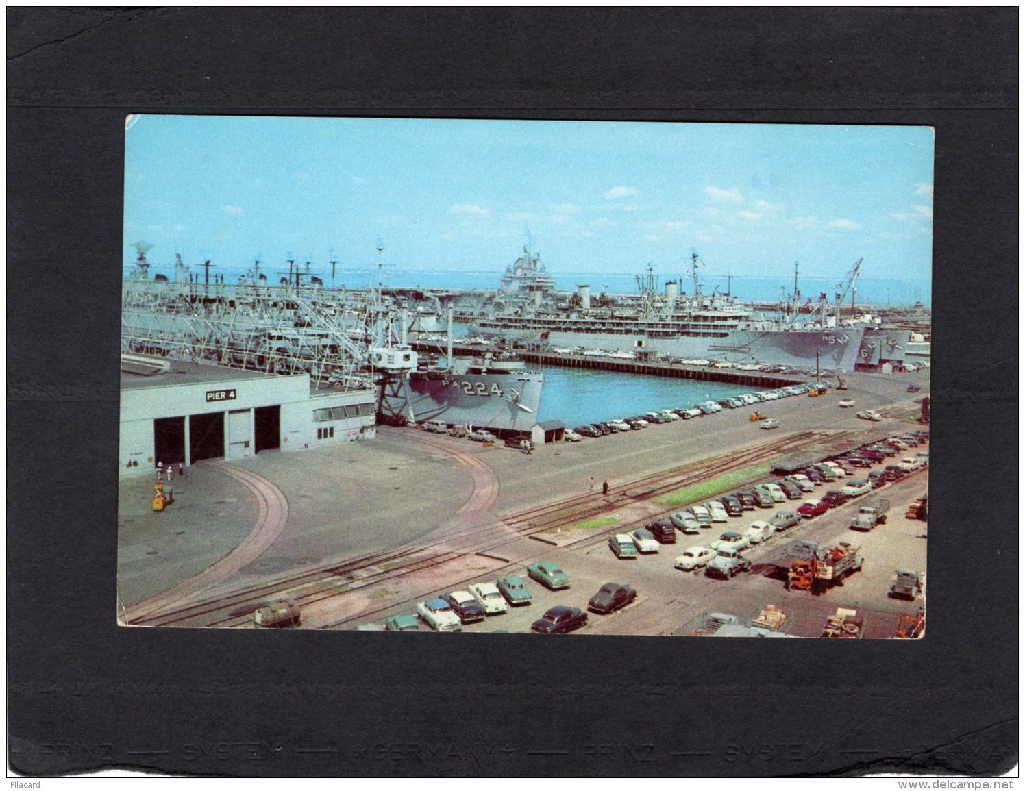 74105     Stati  Uniti,  Water Front At U. S. Naval  Base Norfolk,  Virginia, Showing Naval Vessels Moored,  NV - Norfolk