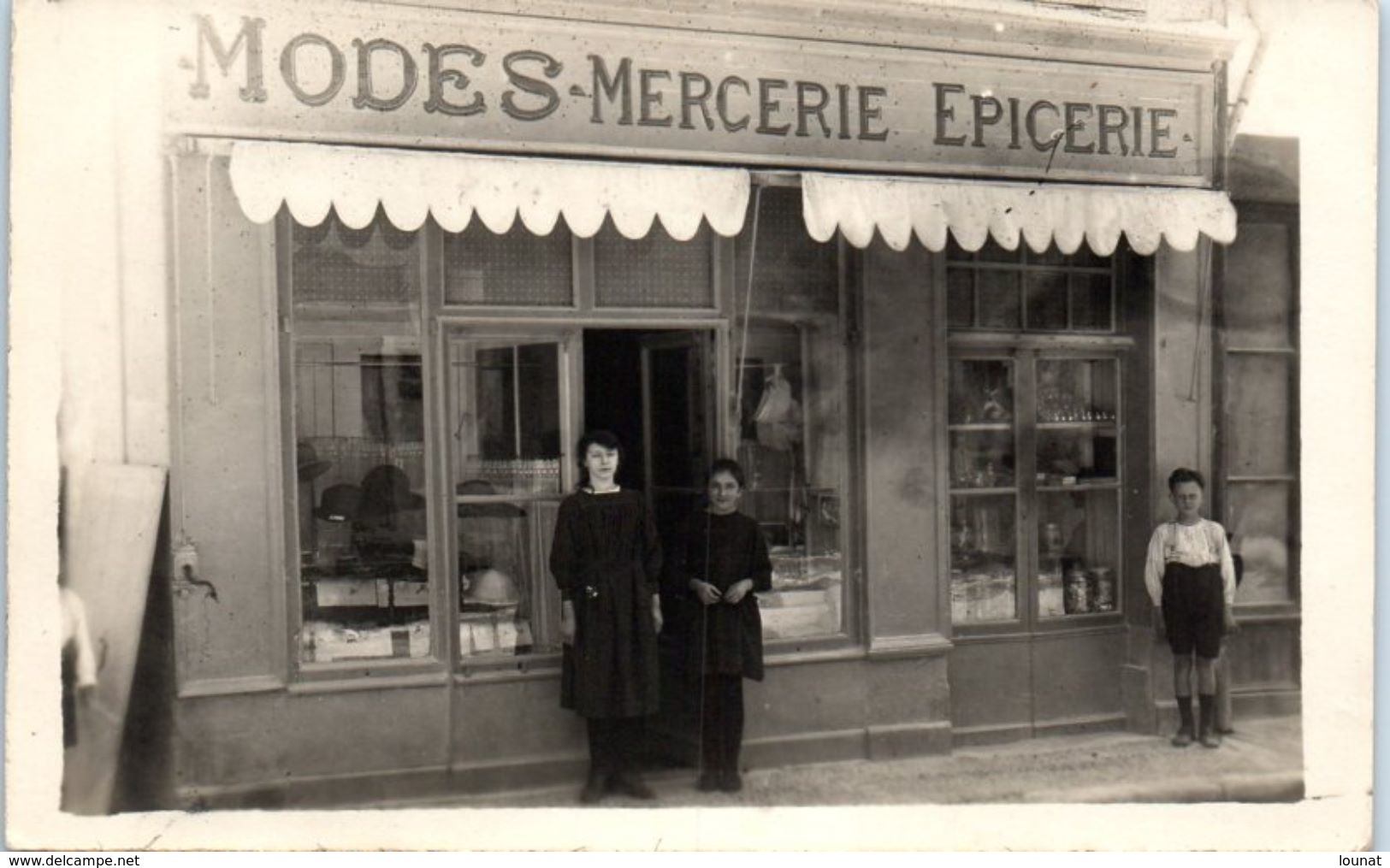 Commerce - Modes Mercerie Epicerie - Carte Photo (petit à Gauche ) - Winkels