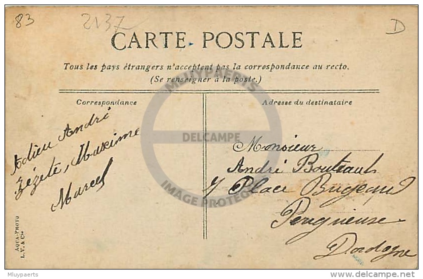 /! 2137 - CPA/CPSM - 83 : Hyères : Place De La République (Pub Espinassou, Cognac) - Hyeres