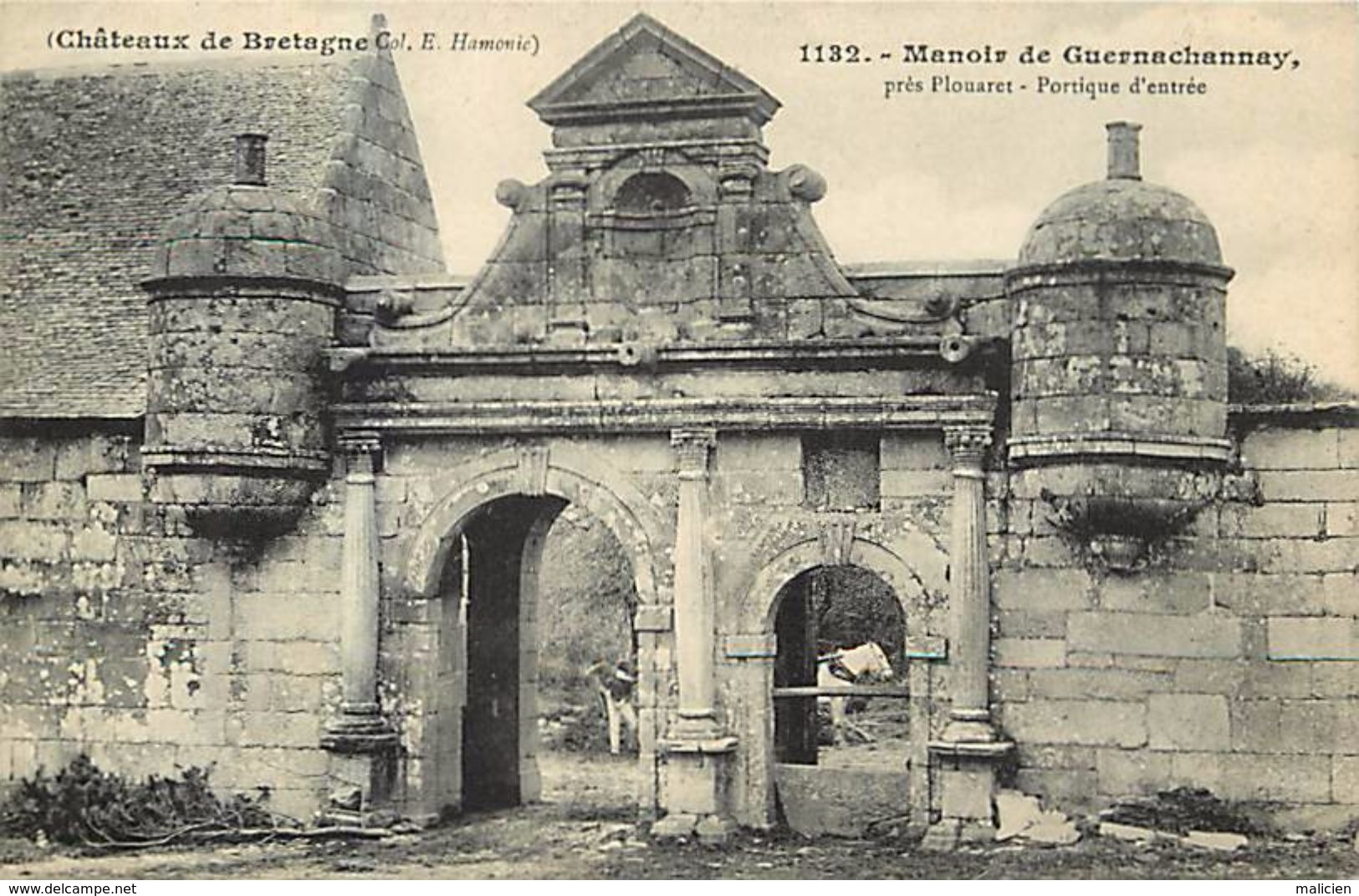 - Cotes D Armor -ref-C846- Plouaret - Manoir De Guernachannay - Portique D Entree - Manoirs - Chateau - Chateaux - - Plouaret