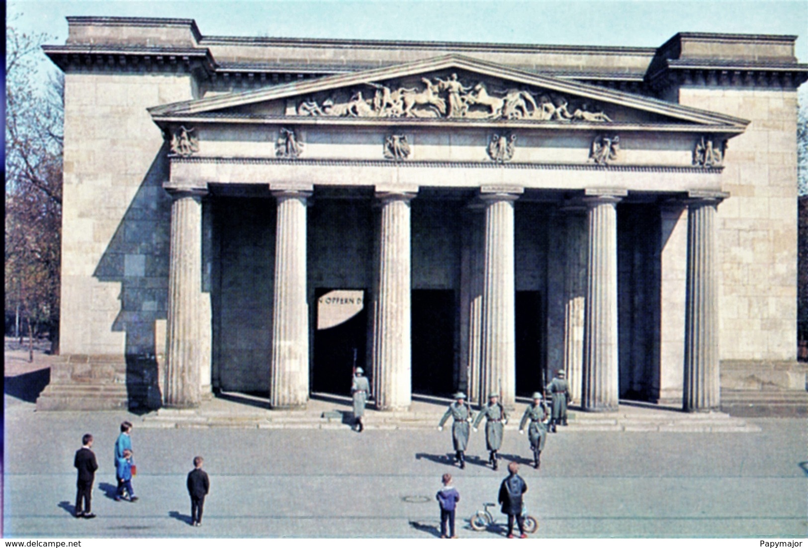 Militaria Guerre Froide - Berlin-Est - DDR 1985 -    Relève De La Garde - Die Neue Wache - Wachablösung - - Dokumente