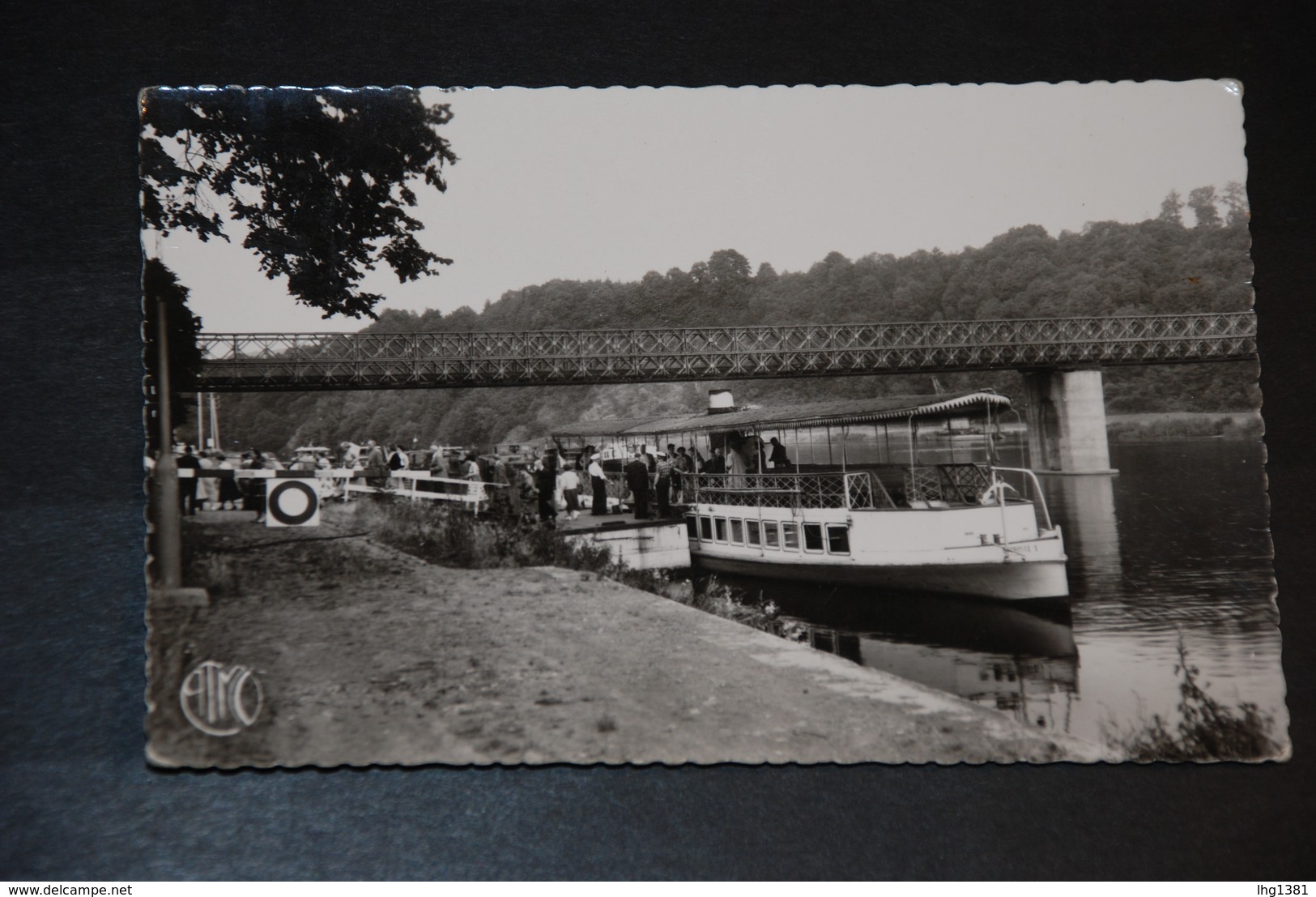 GIVET (Ardennes) - Arrivée Bateau-Touristes - Dinant-Heer Agimont Vu Du Café Français - Givet