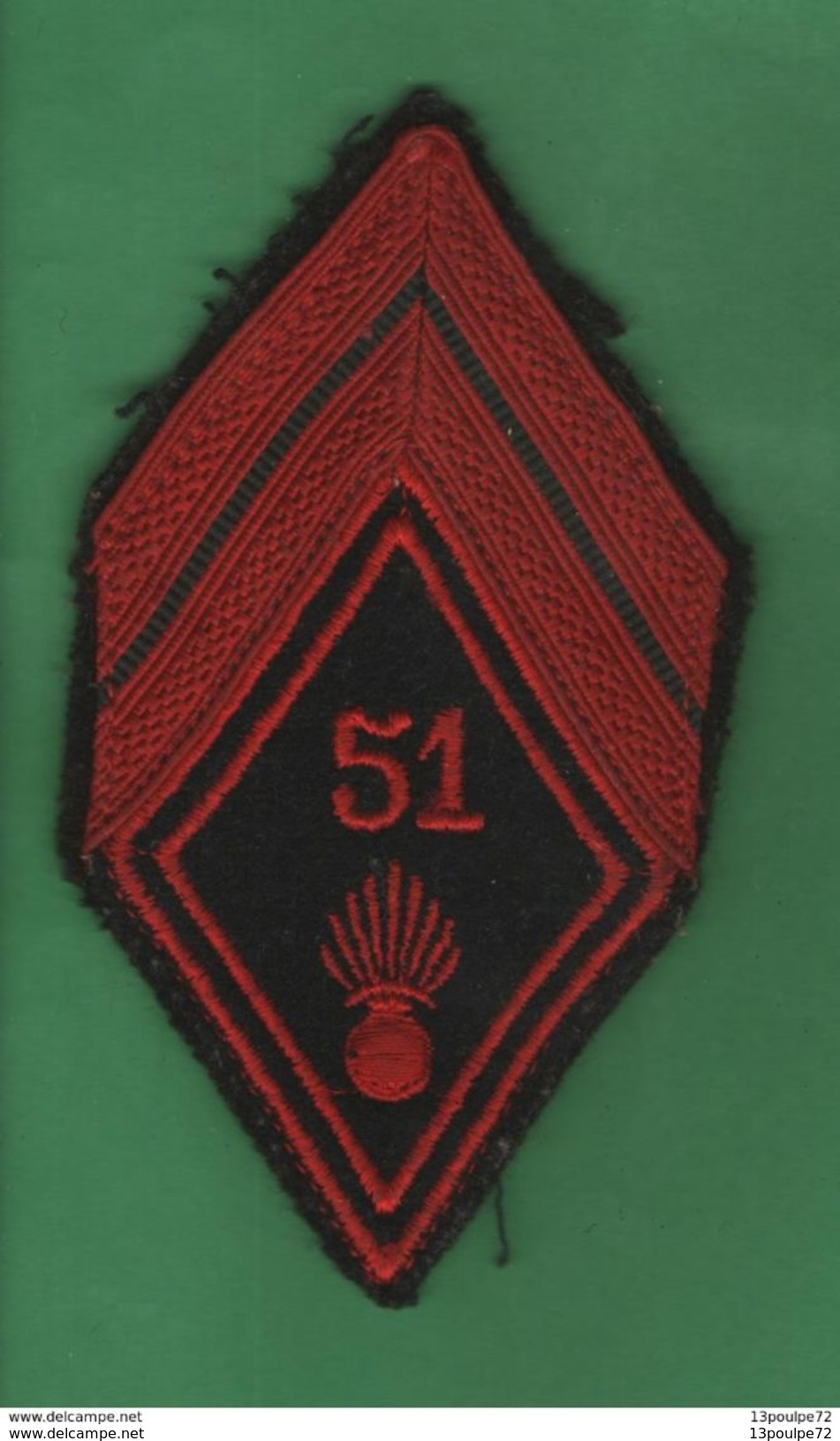 INSIGNE  TISSU  DE BRAS DU 51 ° REGIMENT INFANTERIE AVEC GRADE . - Esercito