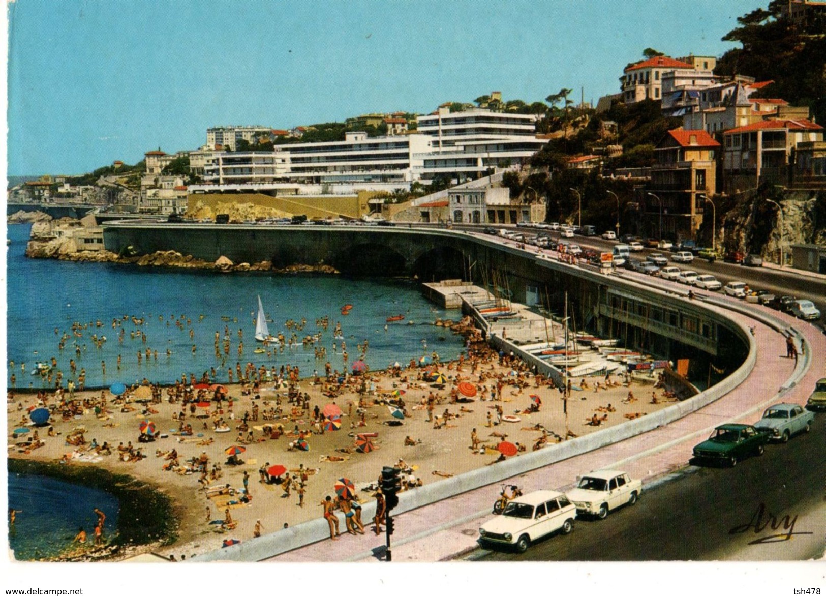 13----MARSEILLE----promenade De La Corniche, Plage Du Prophète--( Voitures R8 + 204 + AUTRES )--voir 2 Scans - Endoume, Roucas, Corniche, Strände