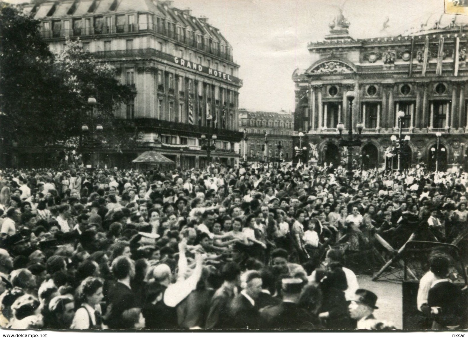 MILITARIA(GUERRE 1939_45) LIBERATION DE PARIS - Guerre 1939-45