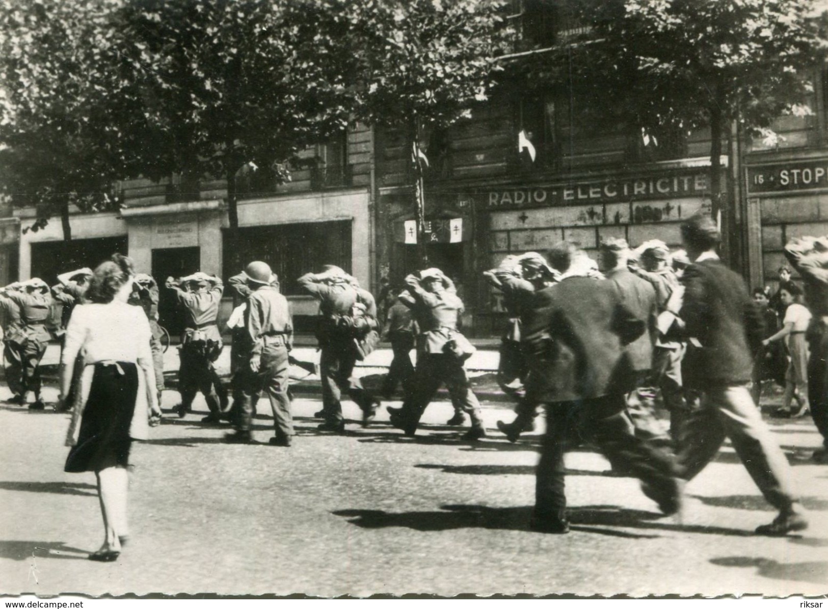 MILITARIA(GUERRE 1939_45) LIBERATION DE PARIS(PRISONNIERS ALLEMANDS) - Guerre 1939-45