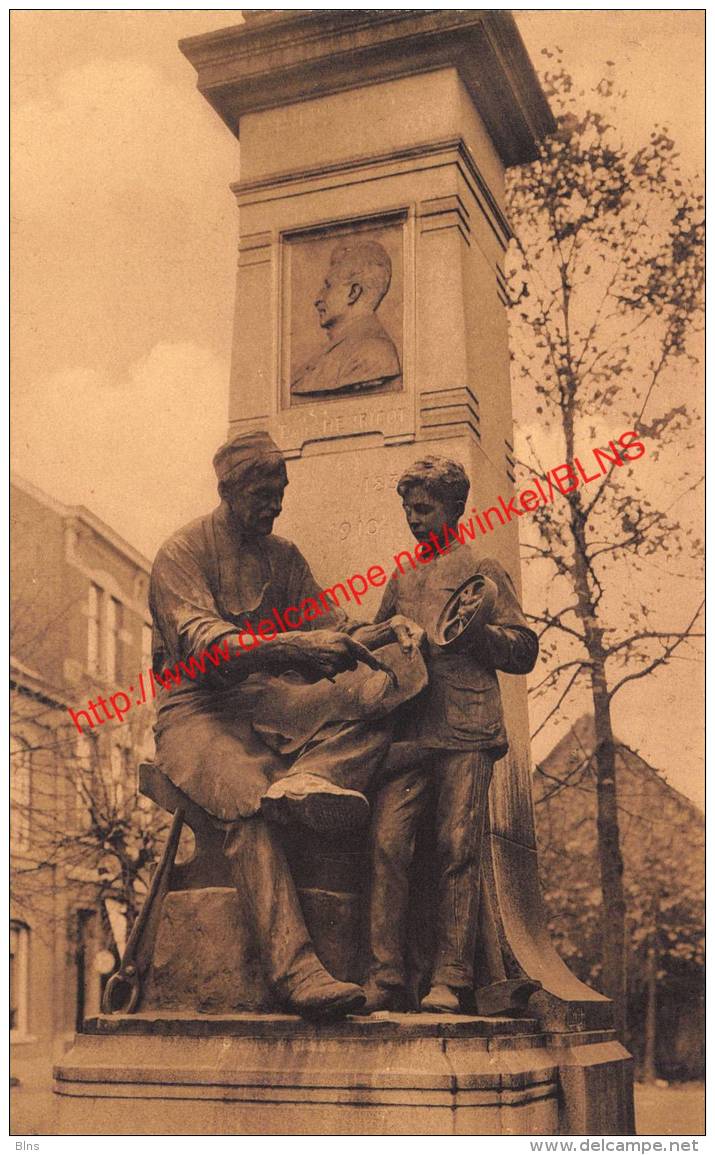 Monument De De Vreese ç La Mémoire Du Fondateur Des Etablissements Henricol - Court-Saint-Etienne - Court-Saint-Etienne