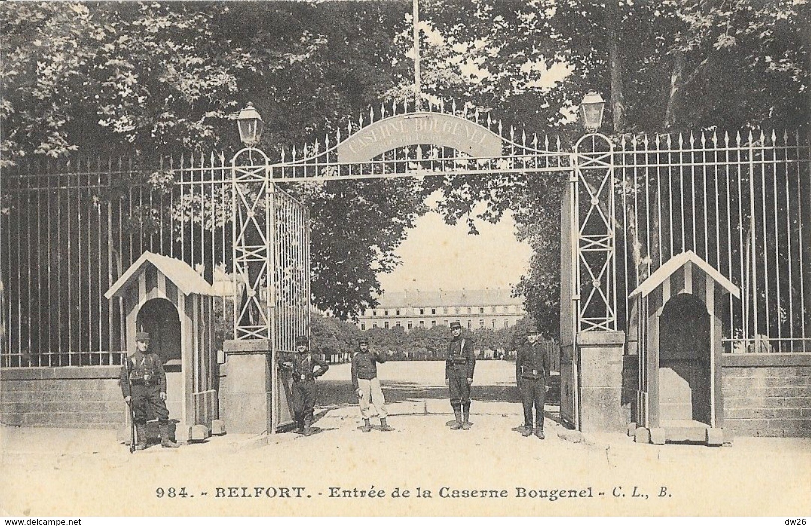 Belfort - Entrée De La Caserne Bougenel - Carte C.L.B. N° 984 Non Circulée - Casernes
