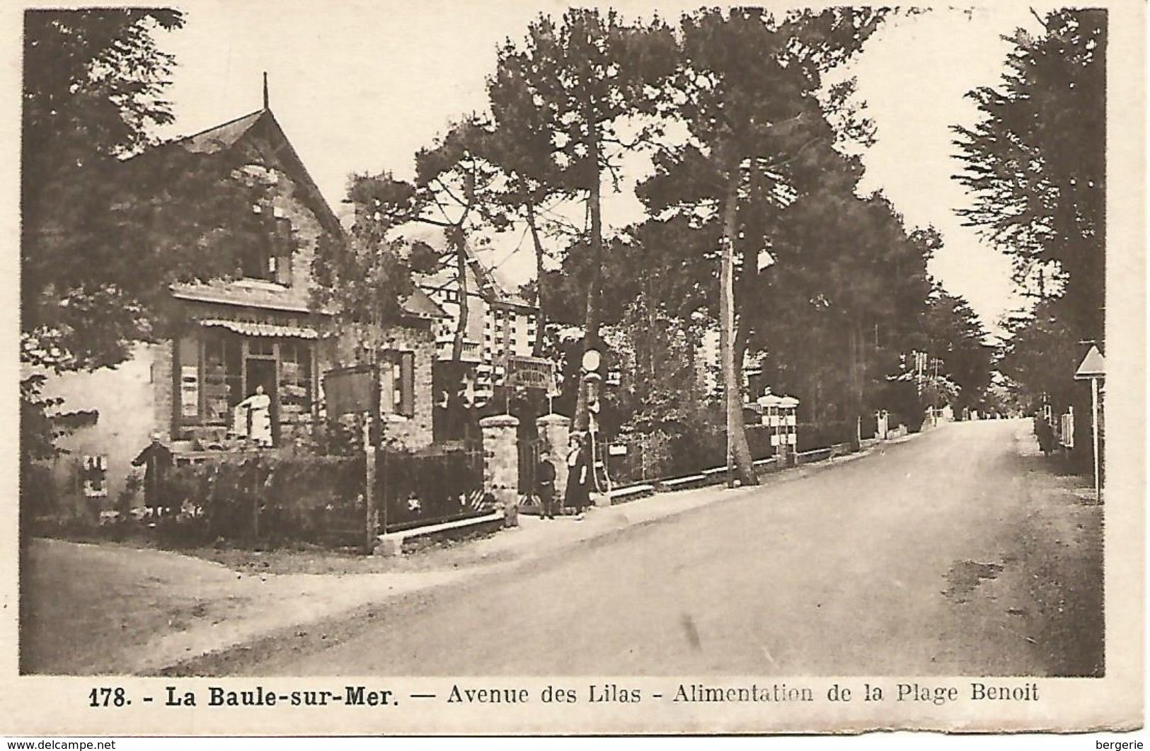 44   La Baule     Avenue Des Lilas    Alimentation De La Plage Benoit - La Baule-Escoublac