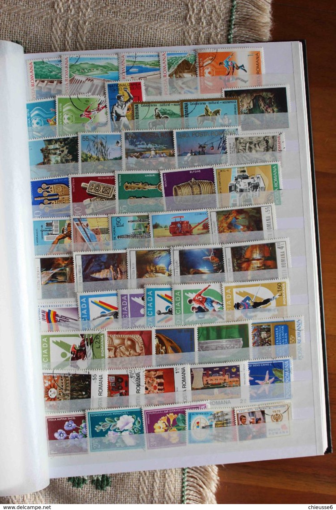 Roumanie Collection  + 800 Timbres Dans Classeur Neuf - Collections (en Albums)