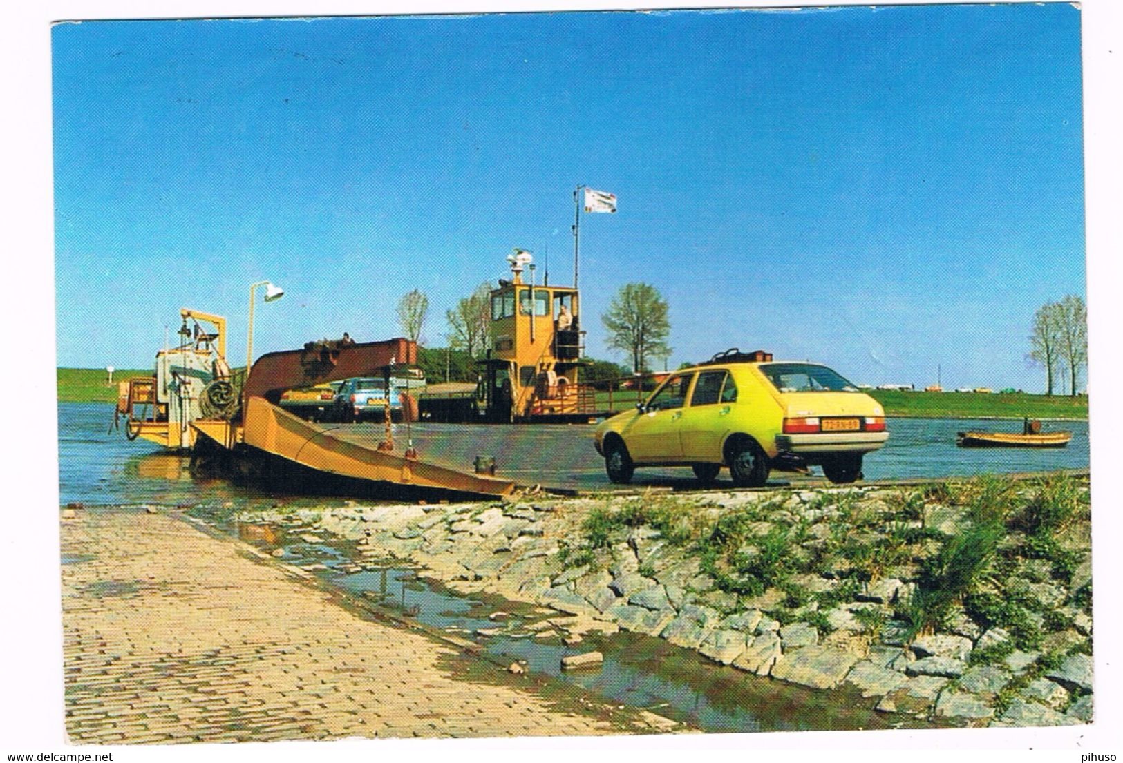 SCH-737   FERRY Between Pannerden And Doornenburg - Veerboten