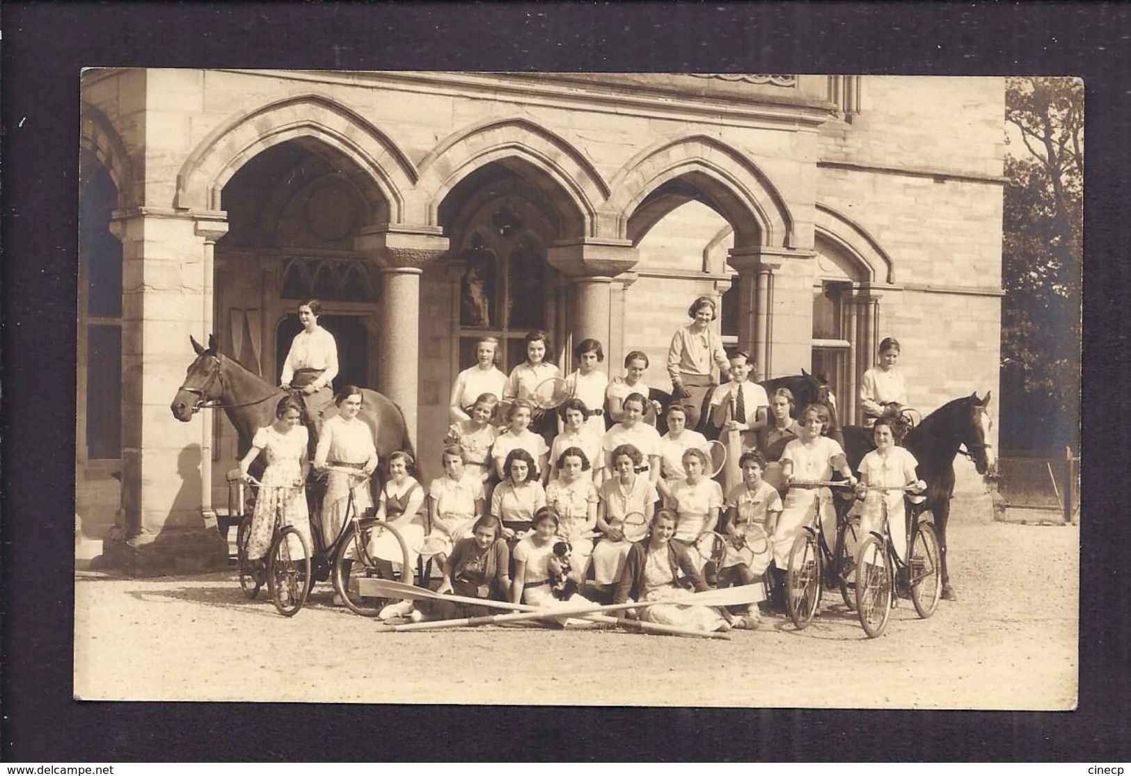 CPA Carte Photo Belmont House Clehonger Hereford 1933 Collège Fille Sport Tennis équitation Aviron Cyclisme TB ANIMATION - Herefordshire